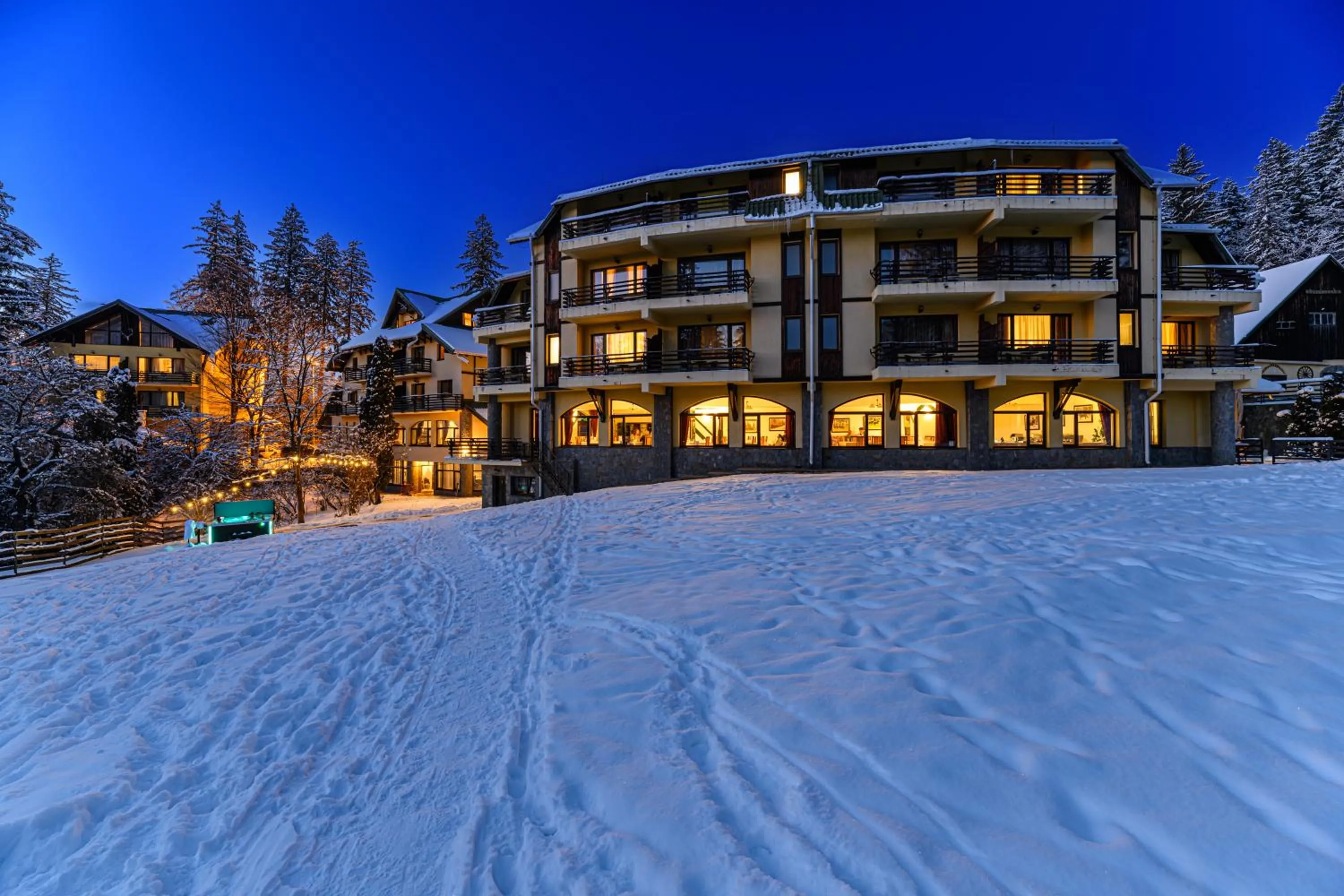 Property building in Hotel Casa Viorel jacuzzi & saunas