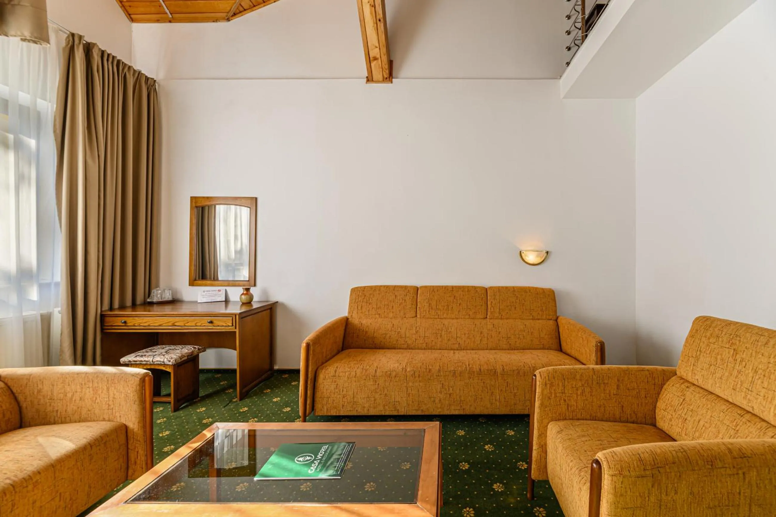 Living room in Hotel Casa Viorel jacuzzi & saunas