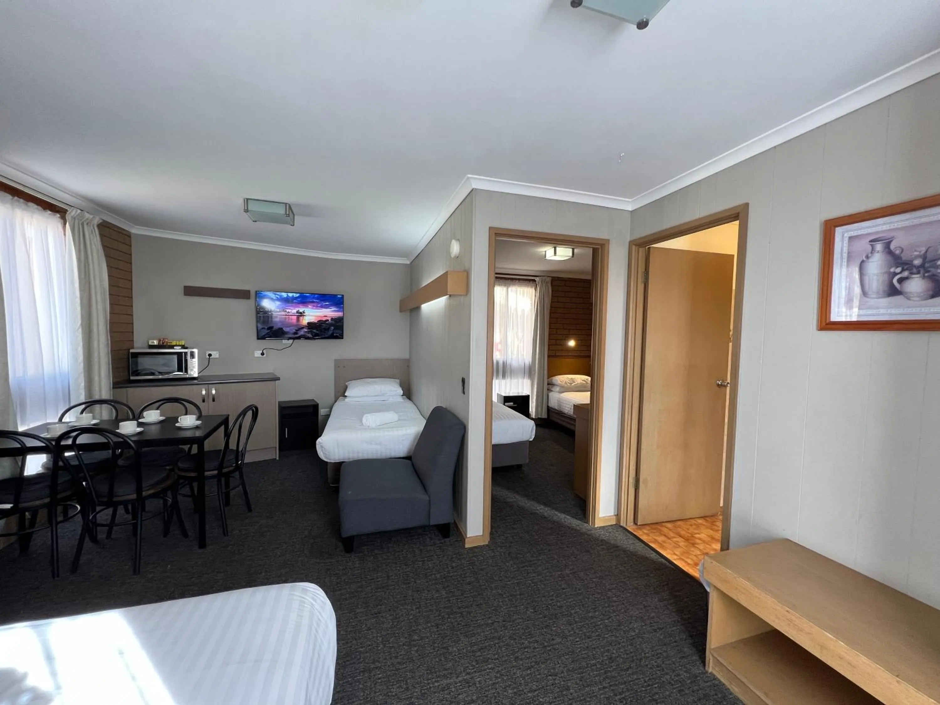 Bed in Eaglehawk Motel Bendigo