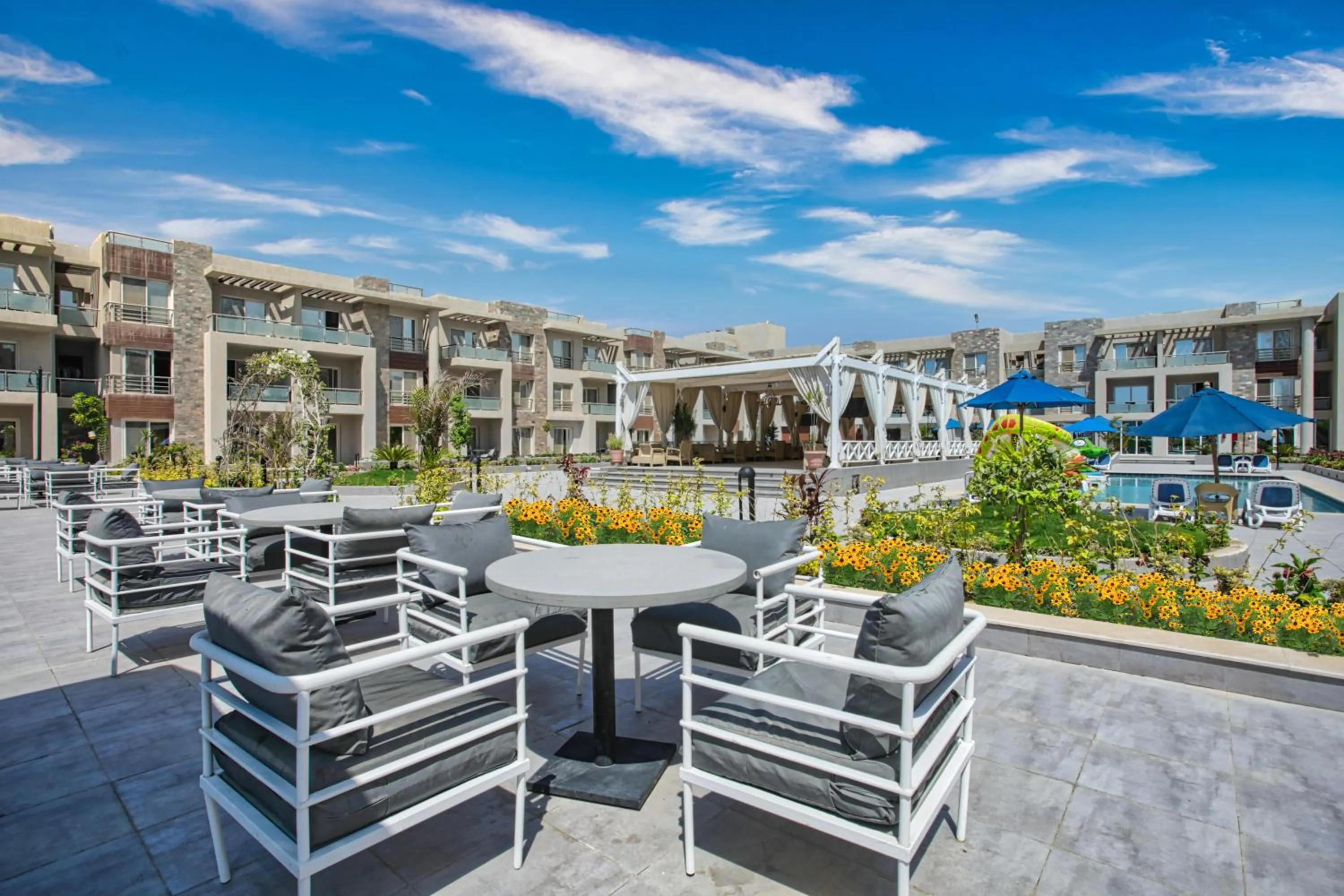 Property building in Elite Residence Aqua Park