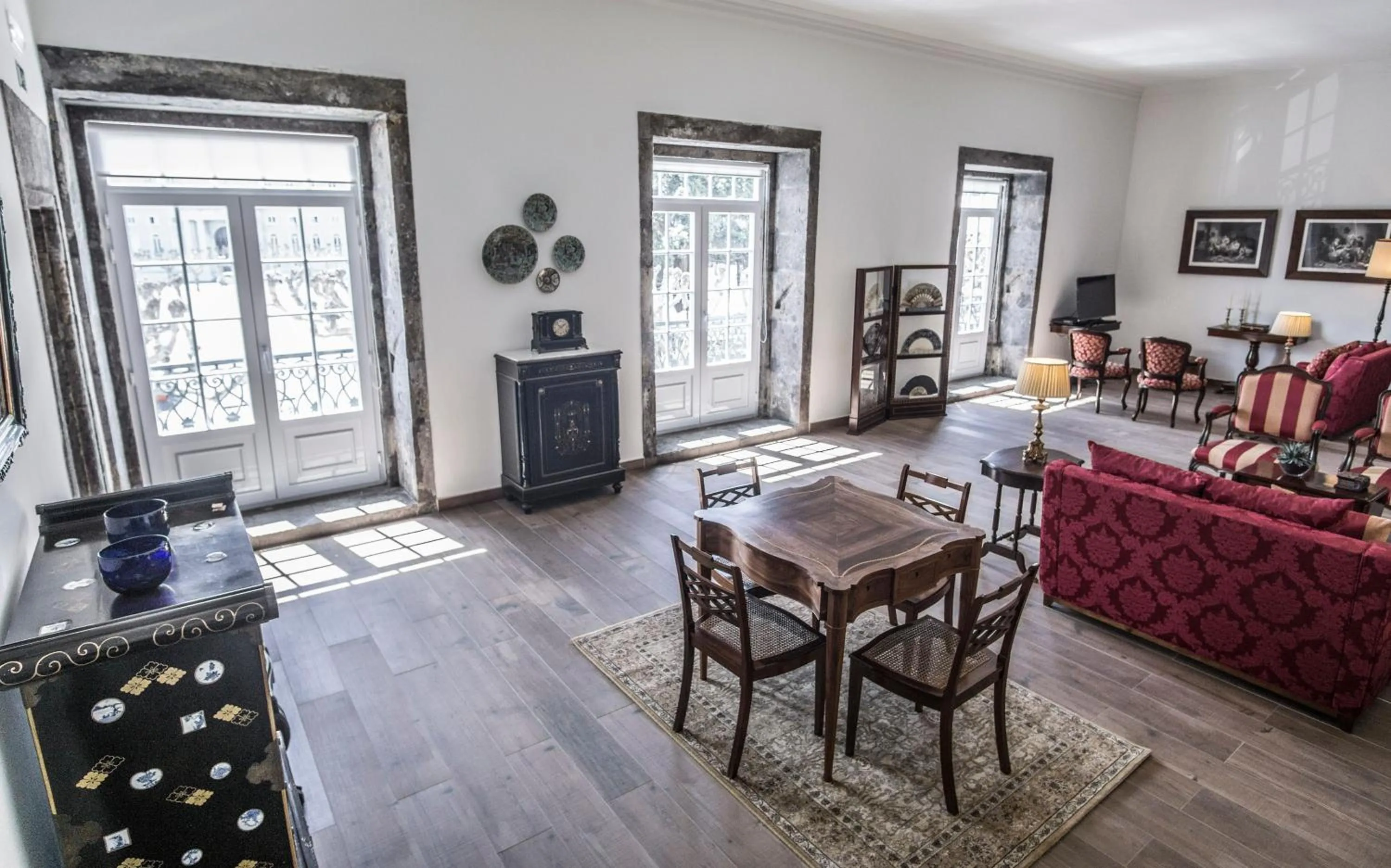 Communal lounge/ TV room in Casa do Campo de São Francisco