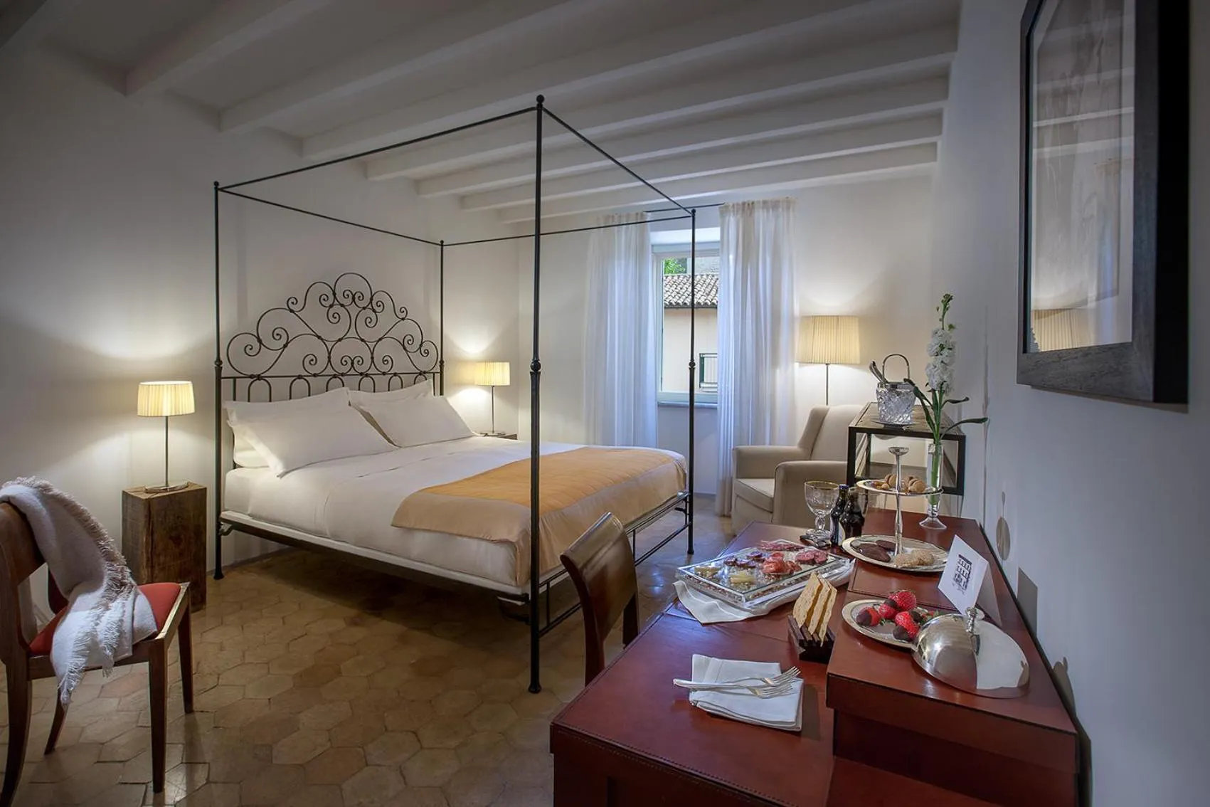 Bed in Relais & Chateaux Palazzo Seneca