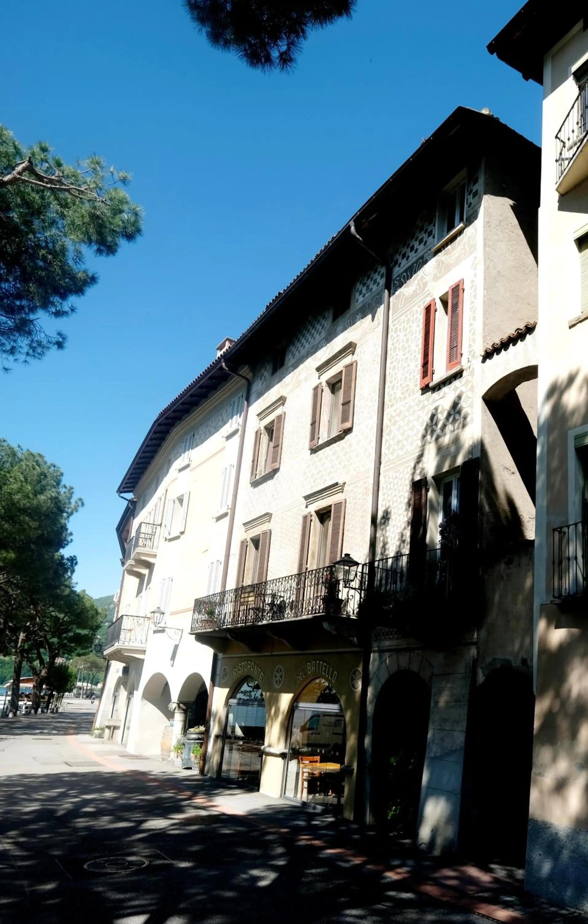 Property building in Al Battello