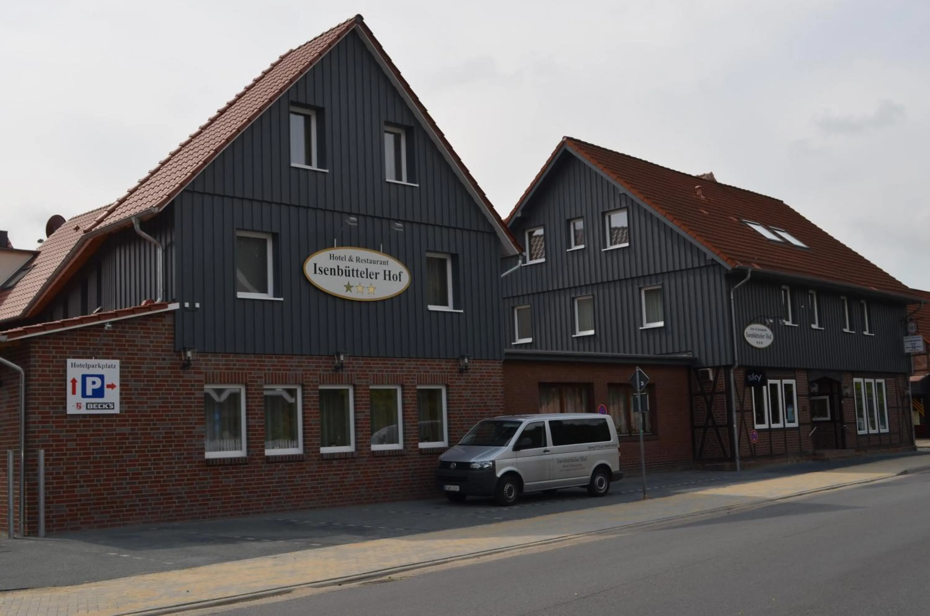 Facade/entrance in Hotel Isenbütteler Hof
