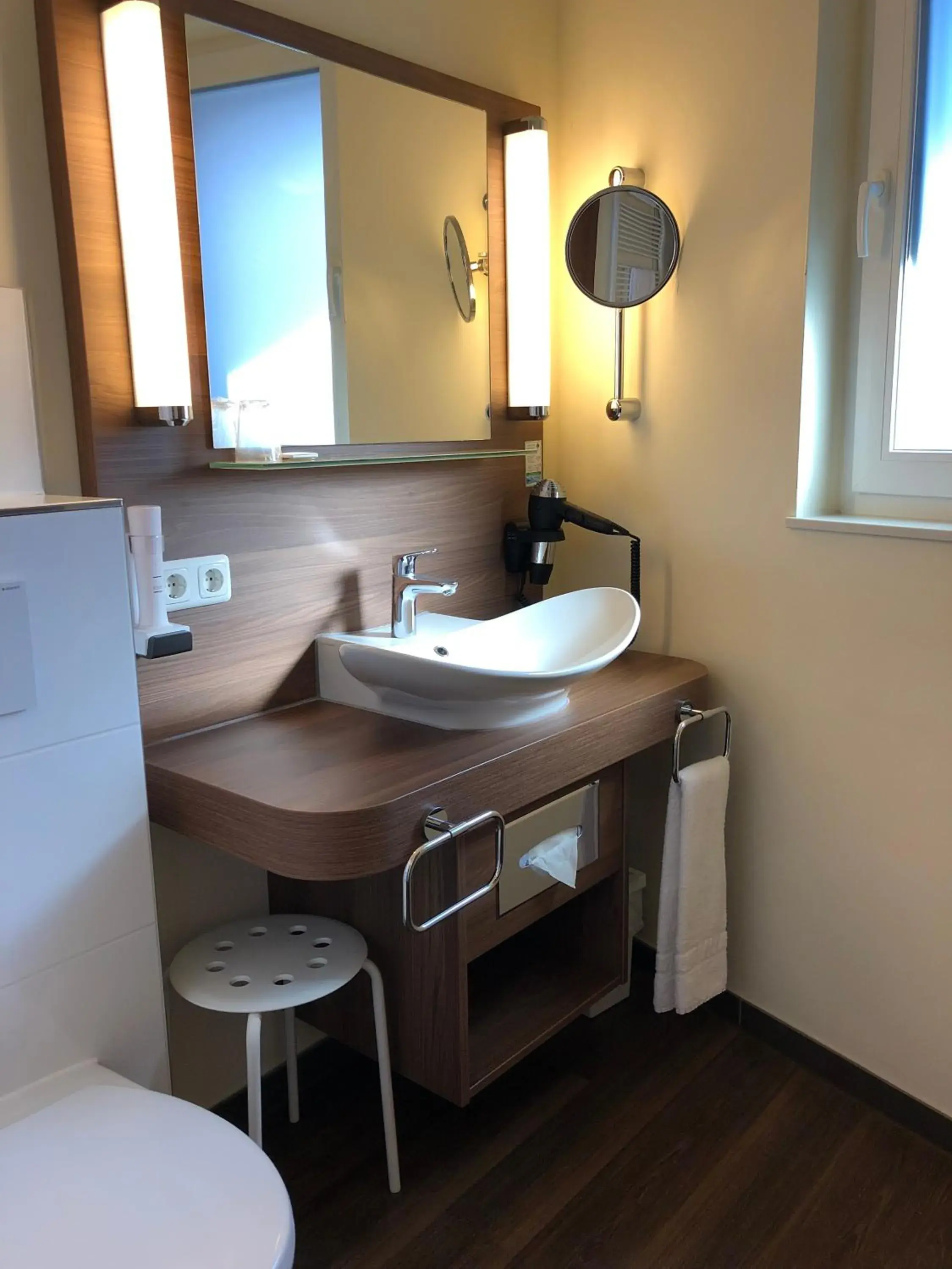 Standard Single Room in Hotel Isenbütteler Hof Standard Single Room in Hotel Isenbütteler Hof