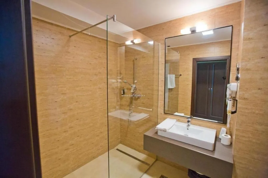 Bathroom in Hotel Piemonte