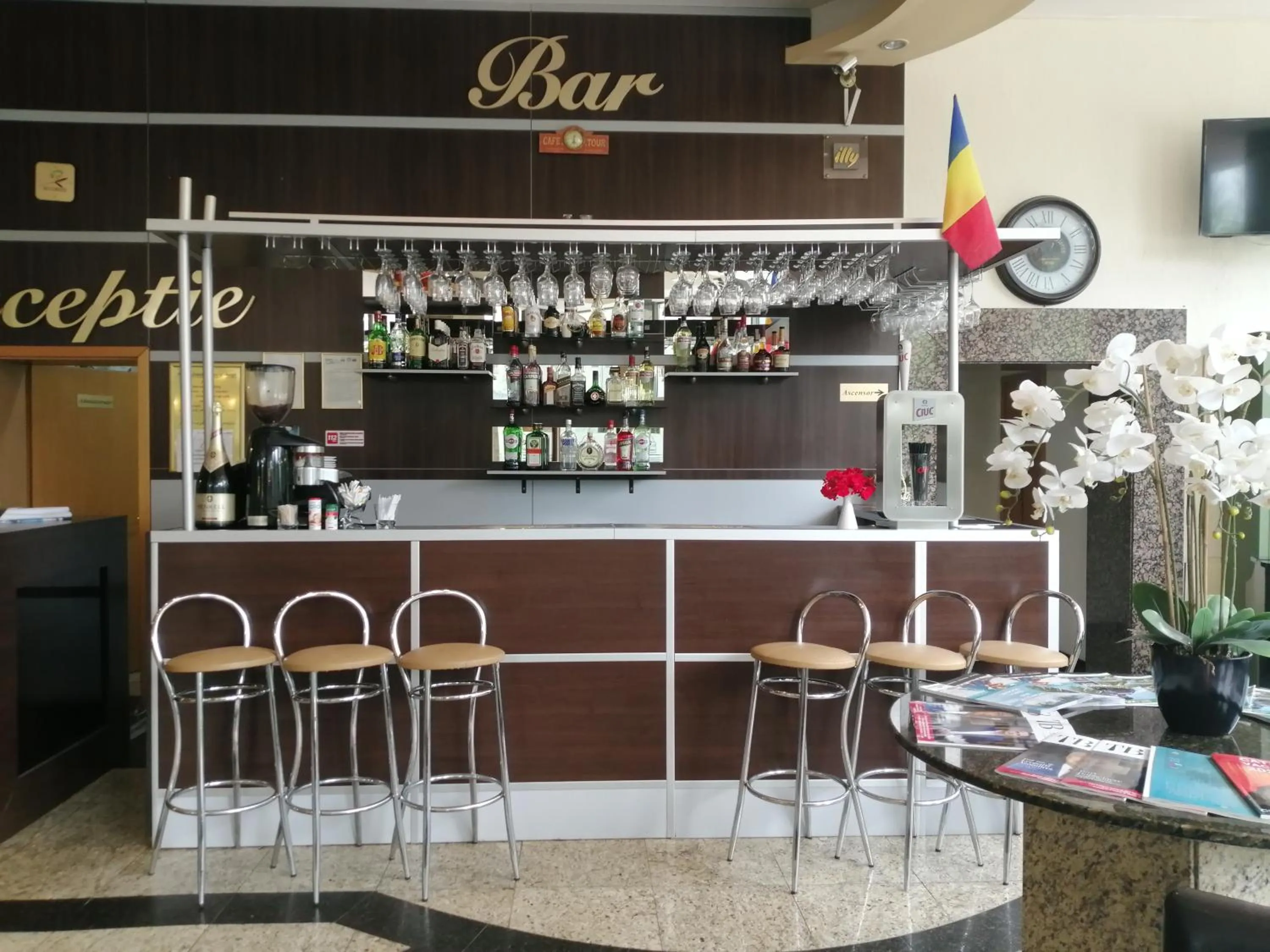 Lounge or bar in Hotel Piemonte