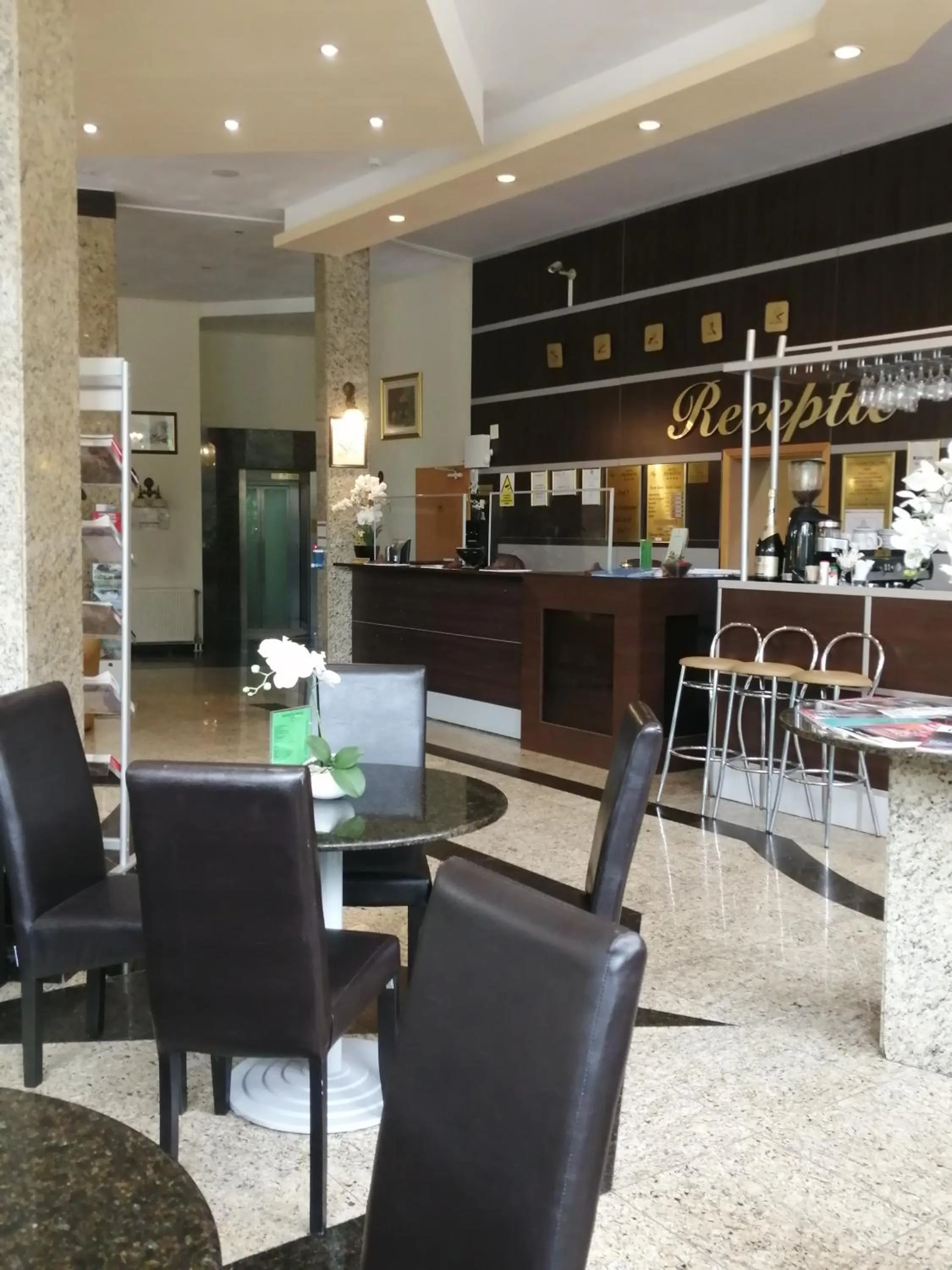 Lobby or reception in Hotel Piemonte