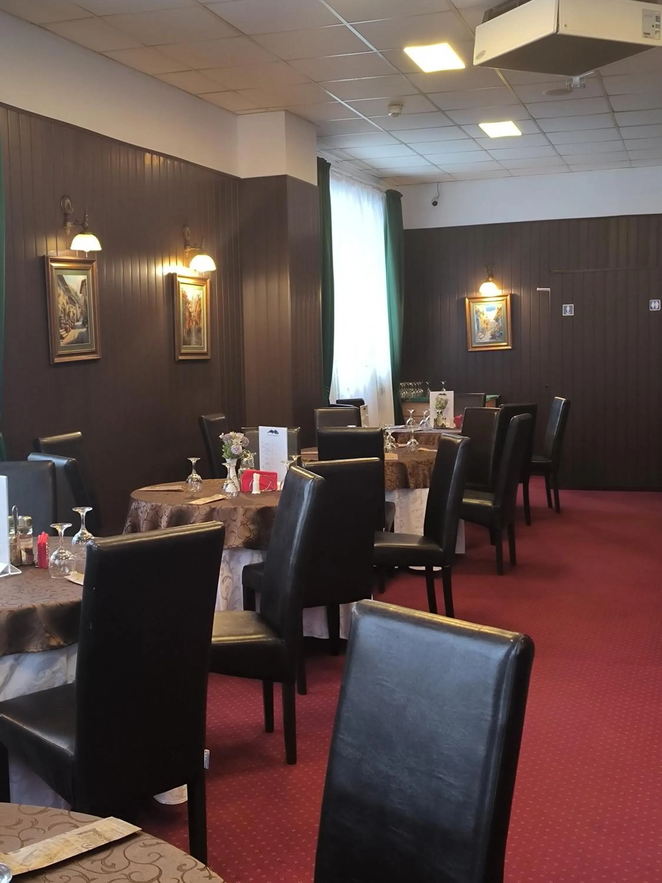 Restaurant/places to eat in Hotel Piemonte