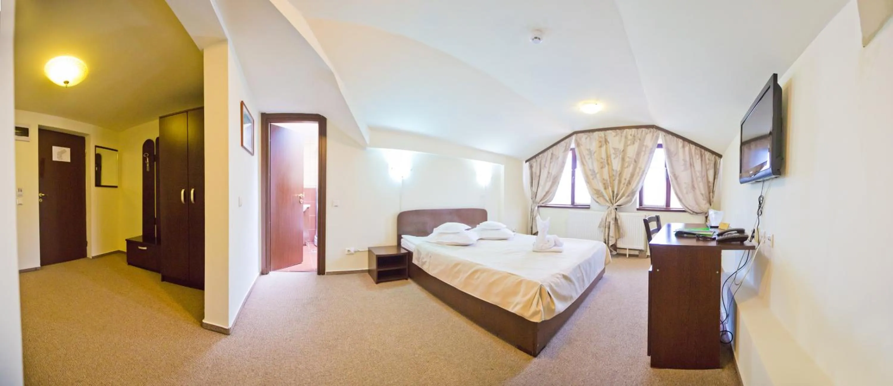 Photo of the whole room, Bed in Hotel Piemonte