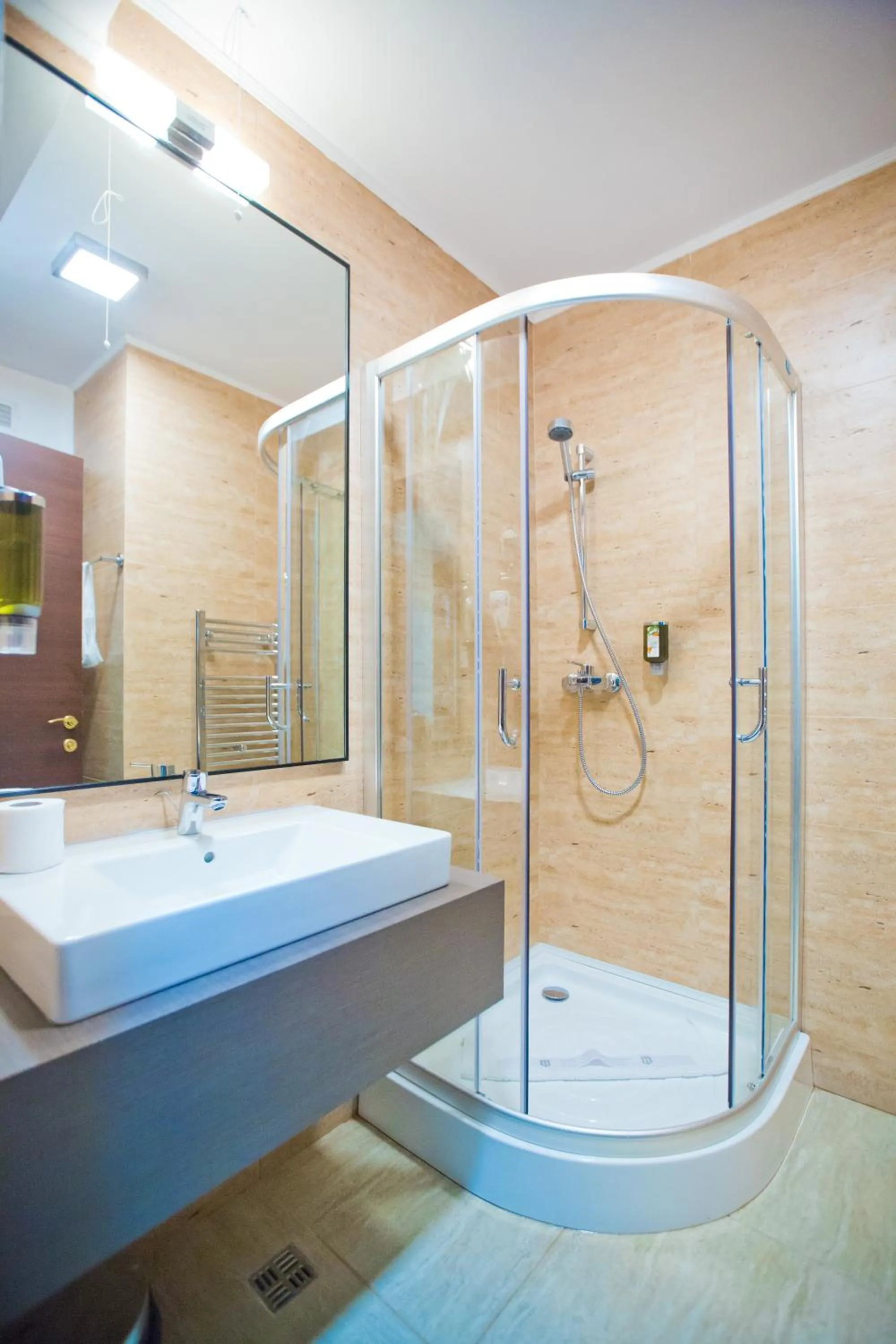 Shower in Hotel Piemonte