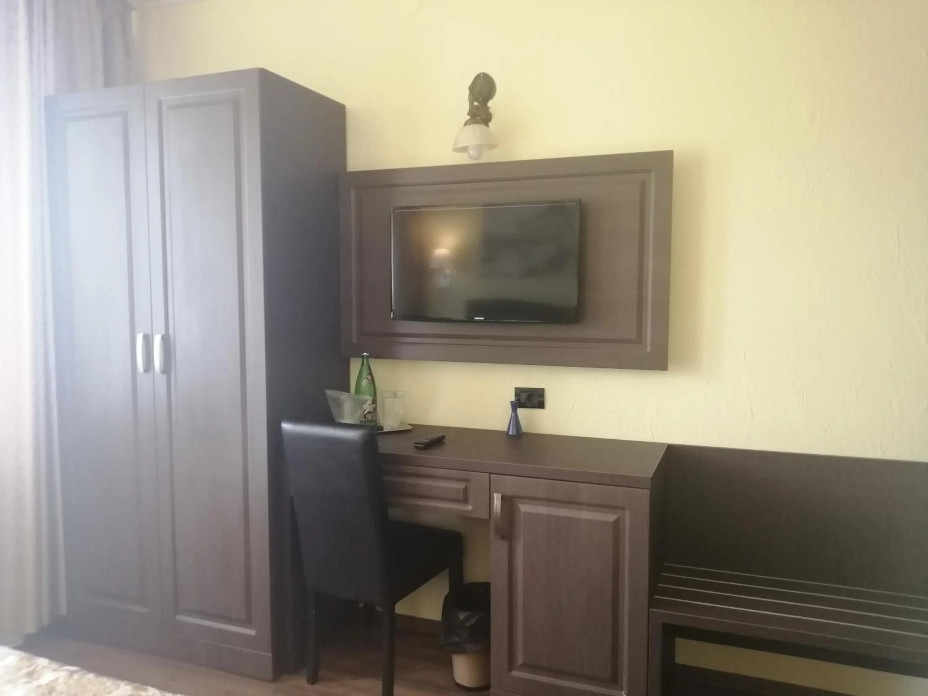 TV and multimedia in Hotel Piemonte