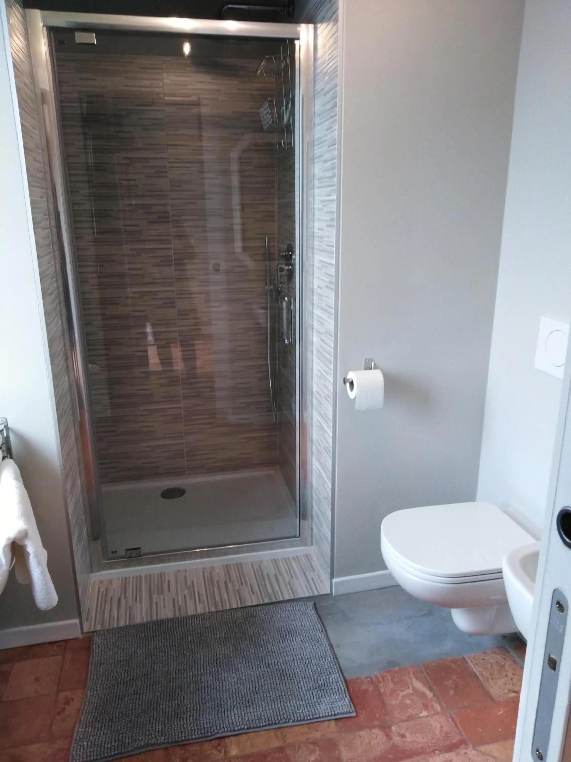 Shower in B&B La Forcella