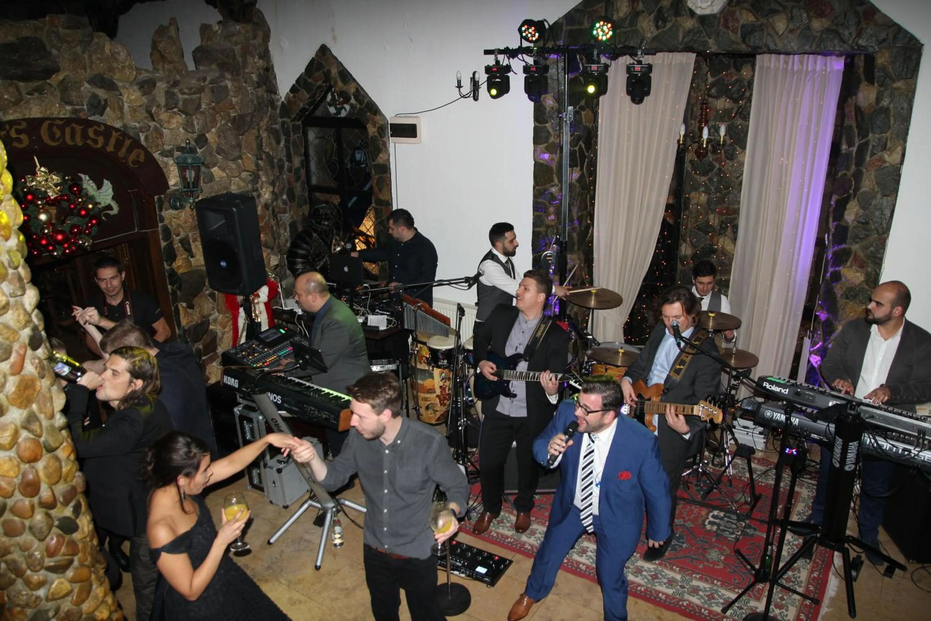 Evening entertainment in Hunter Prince Castle Hotel