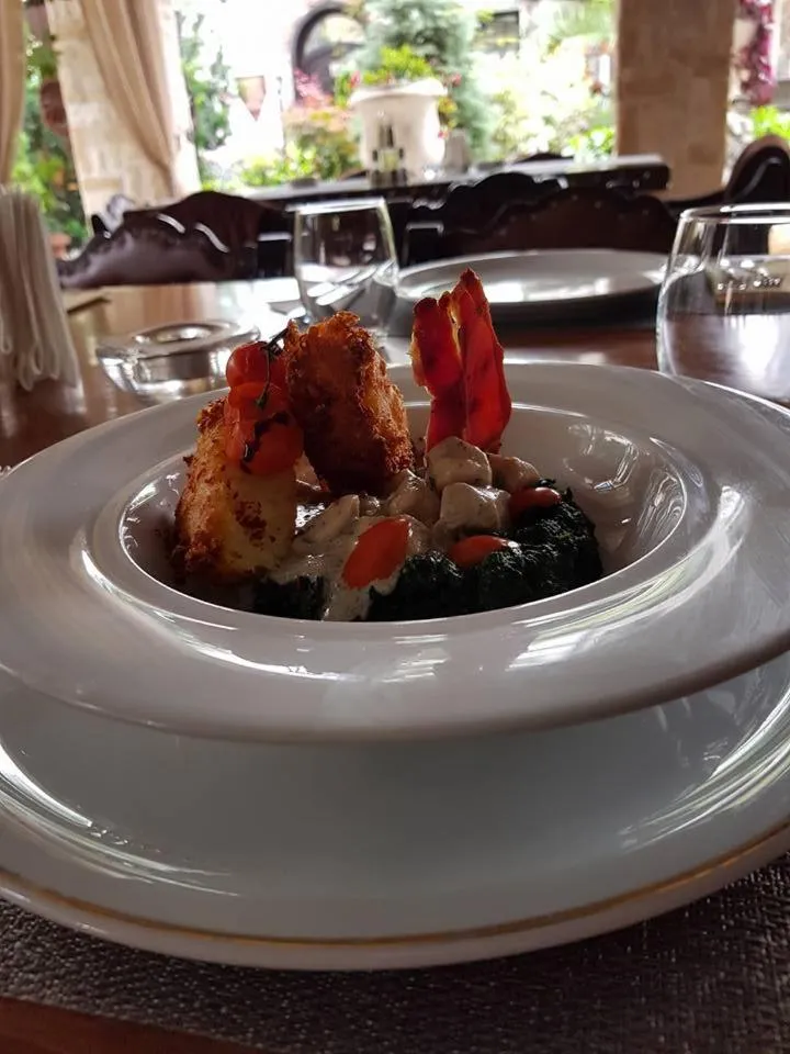 Restaurant/places to eat in Hunter Prince Castle Hotel