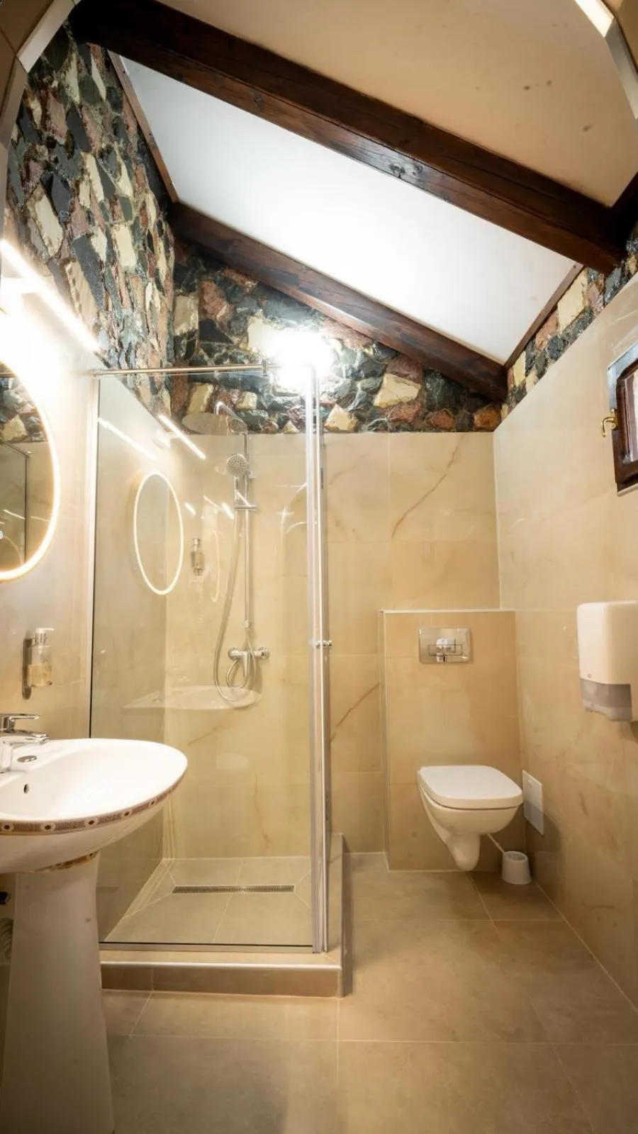 Toilet in Hunter Prince Castle Hotel