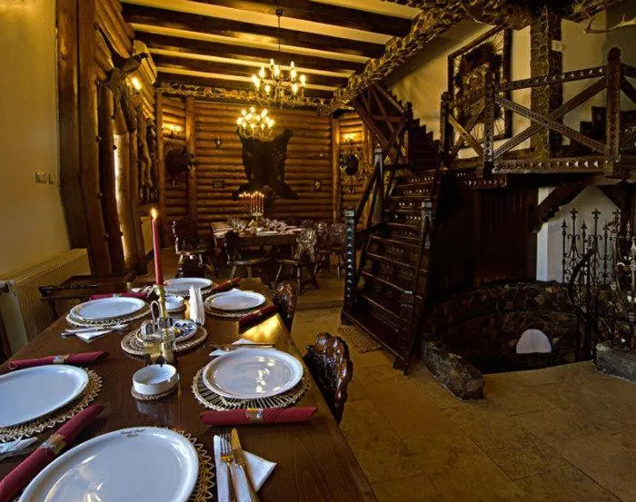 Restaurant/places to eat in Hunter Prince Castle Hotel