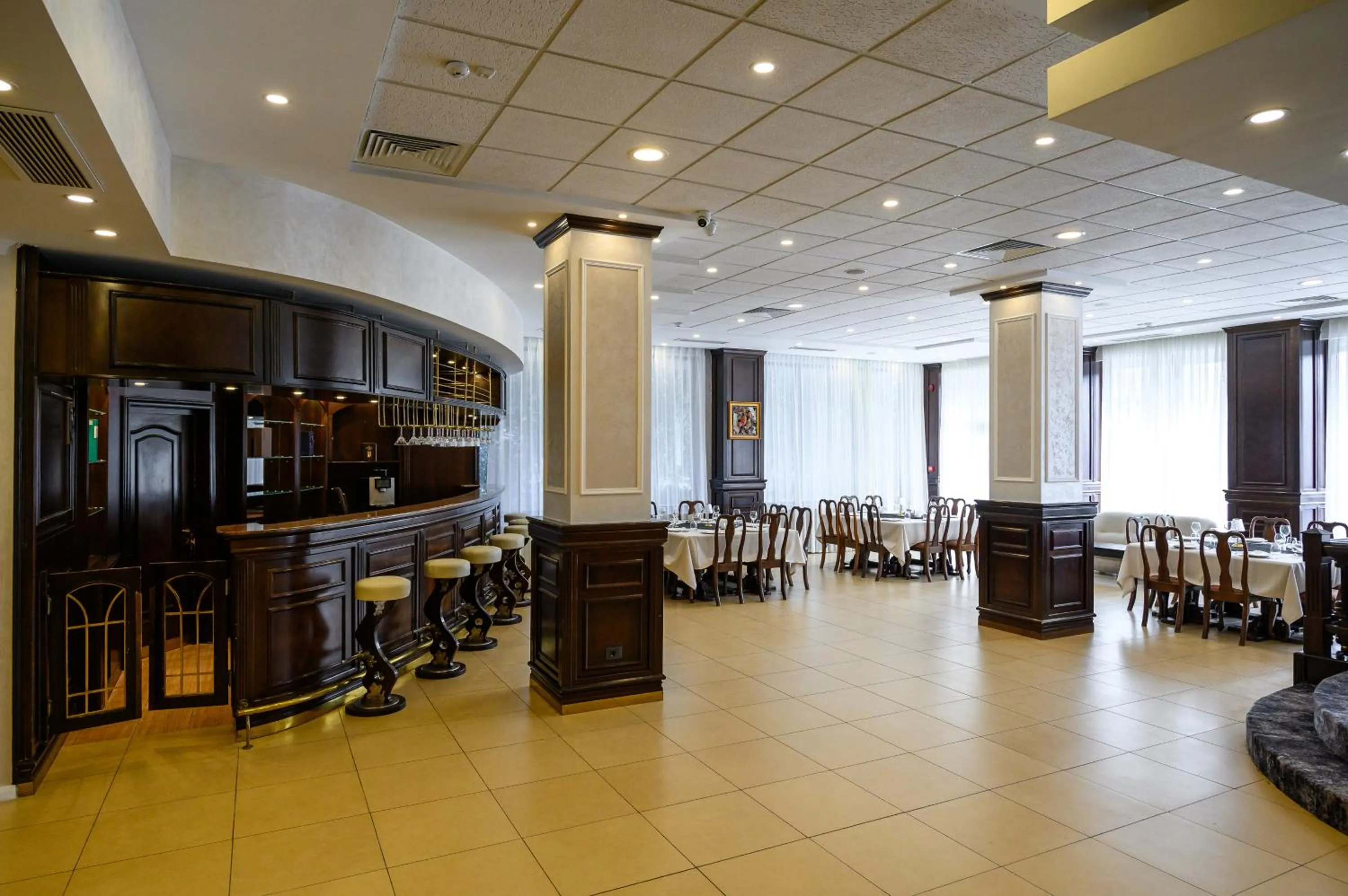 Restaurant/places to eat in Hotel Bulevard