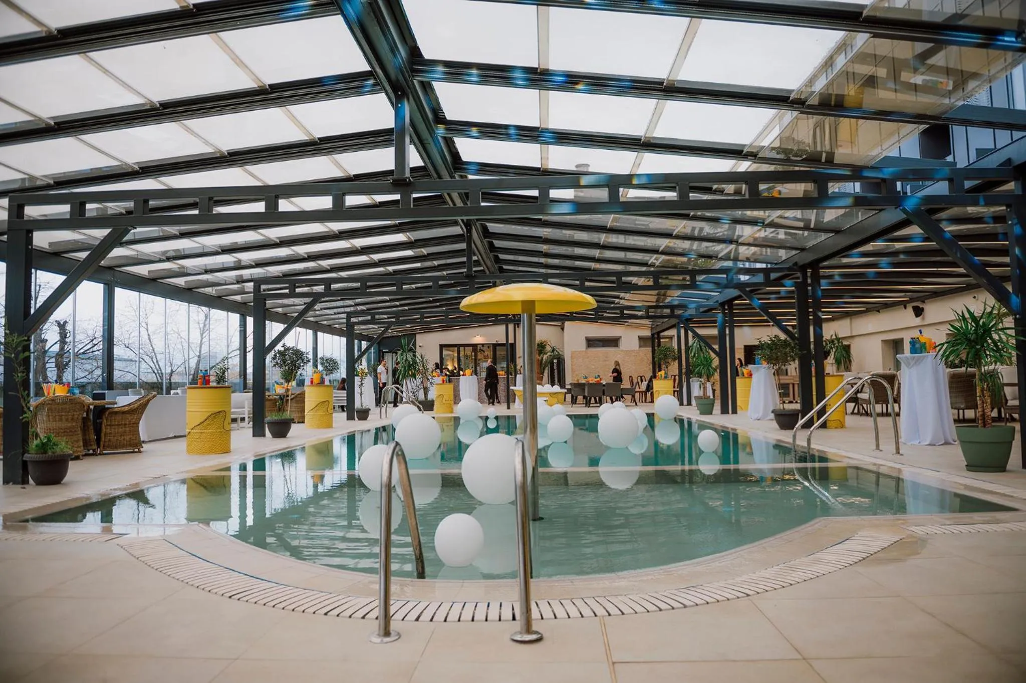 Swimming pool in Hotel Bulevard