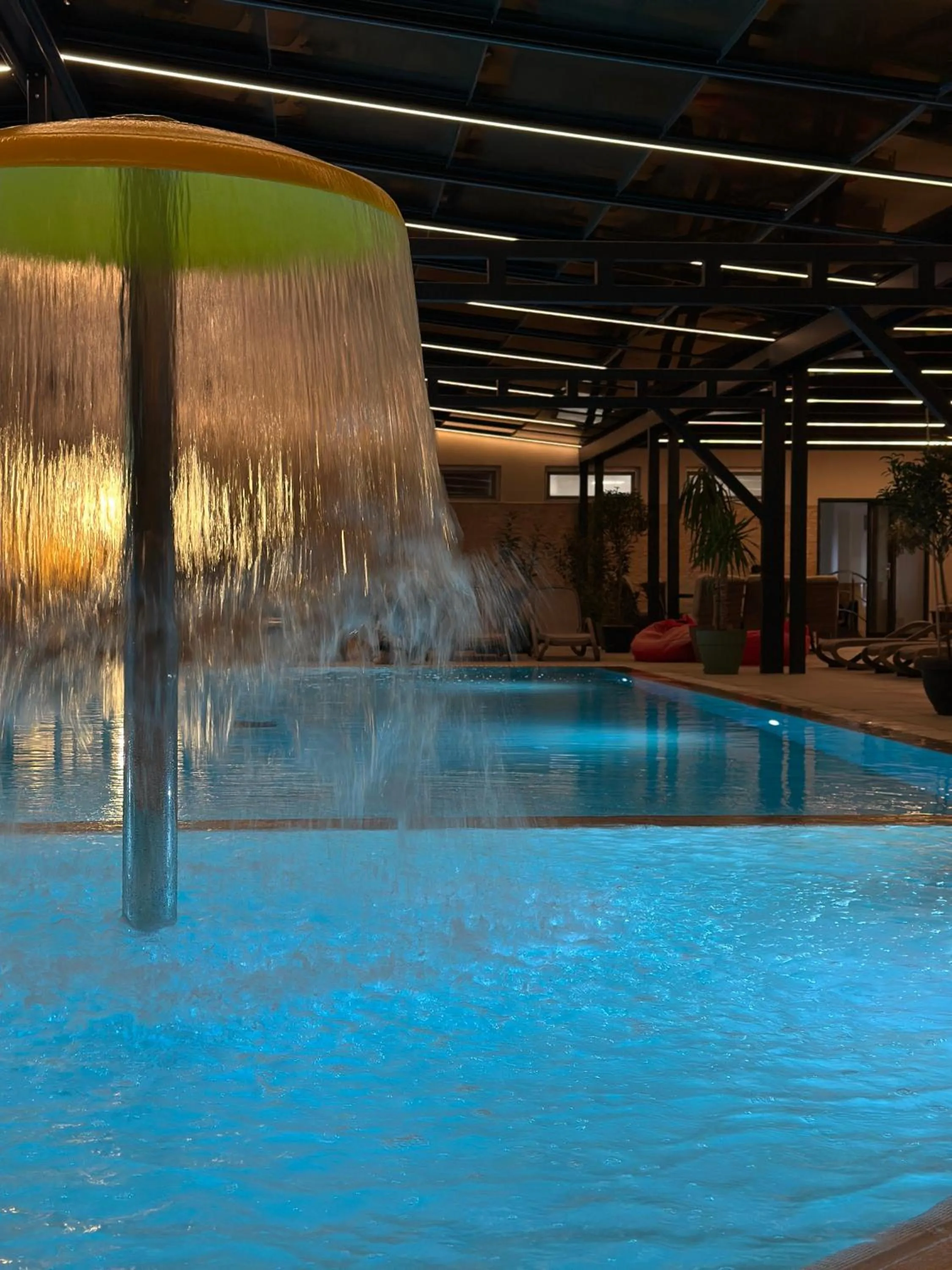 Swimming pool in Hotel Bulevard