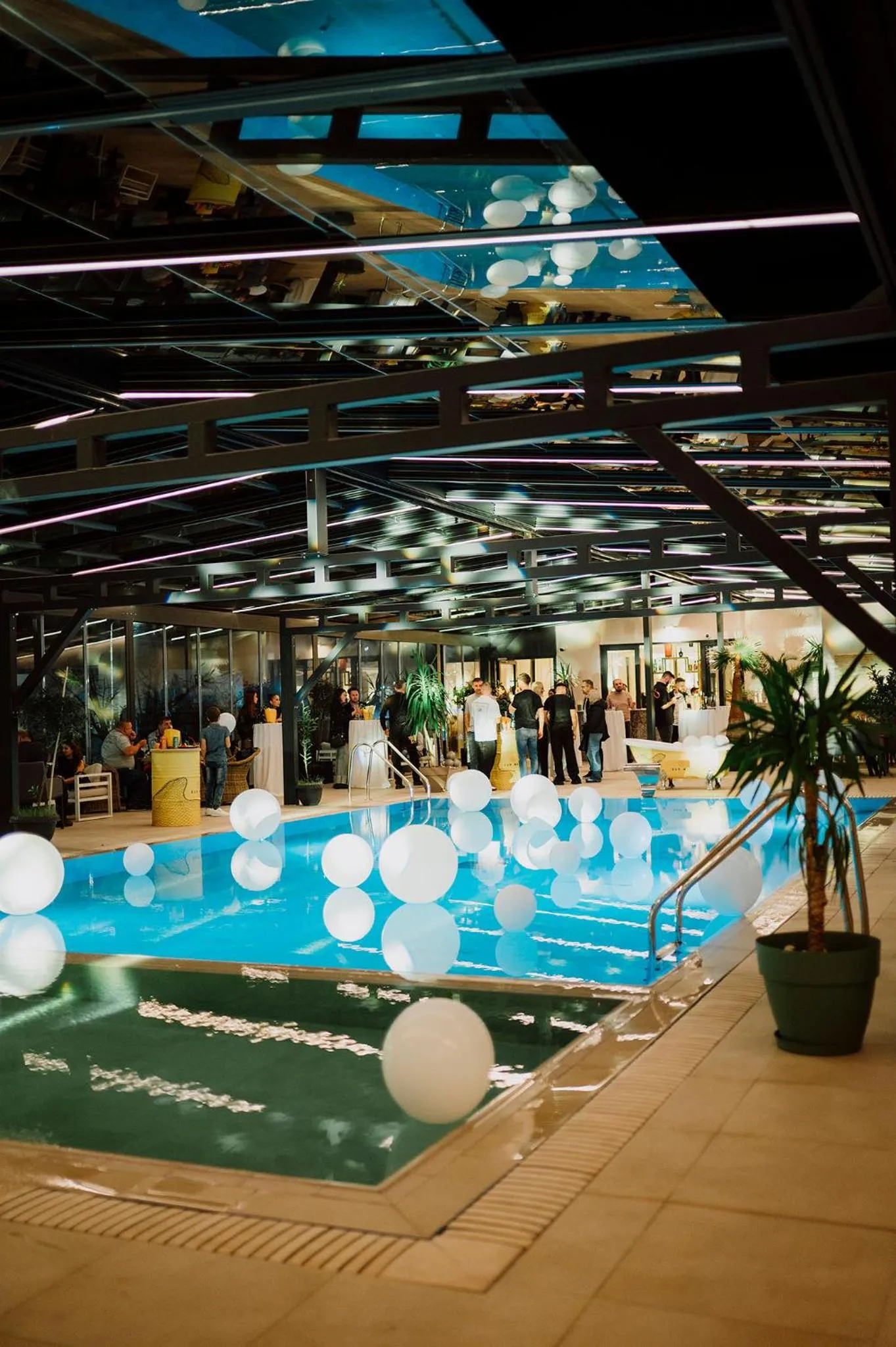 Swimming pool in Hotel Bulevard