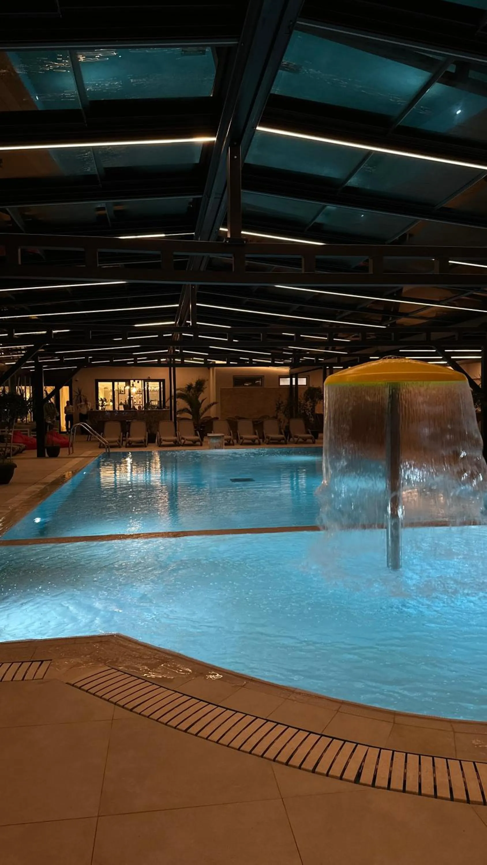 Swimming pool in Hotel Bulevard
