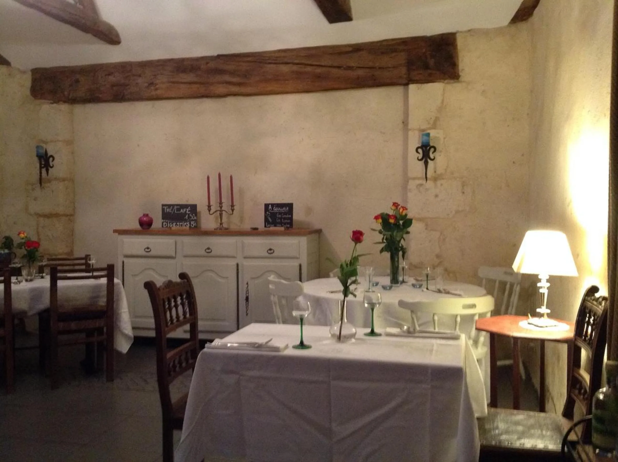 Restaurant/places to eat in Le Chaton Rouge