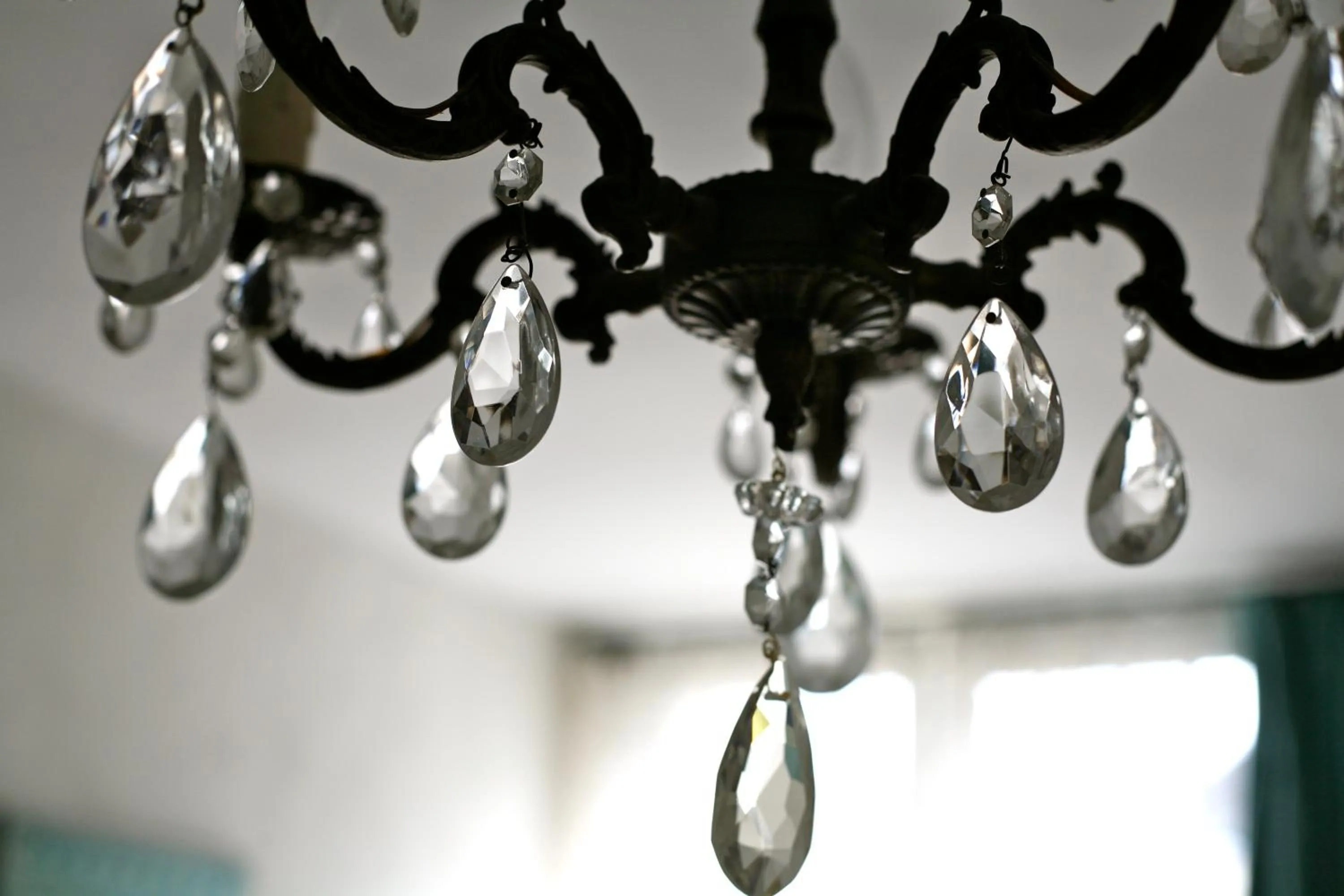 Decorative detail in Le Chaton Rouge