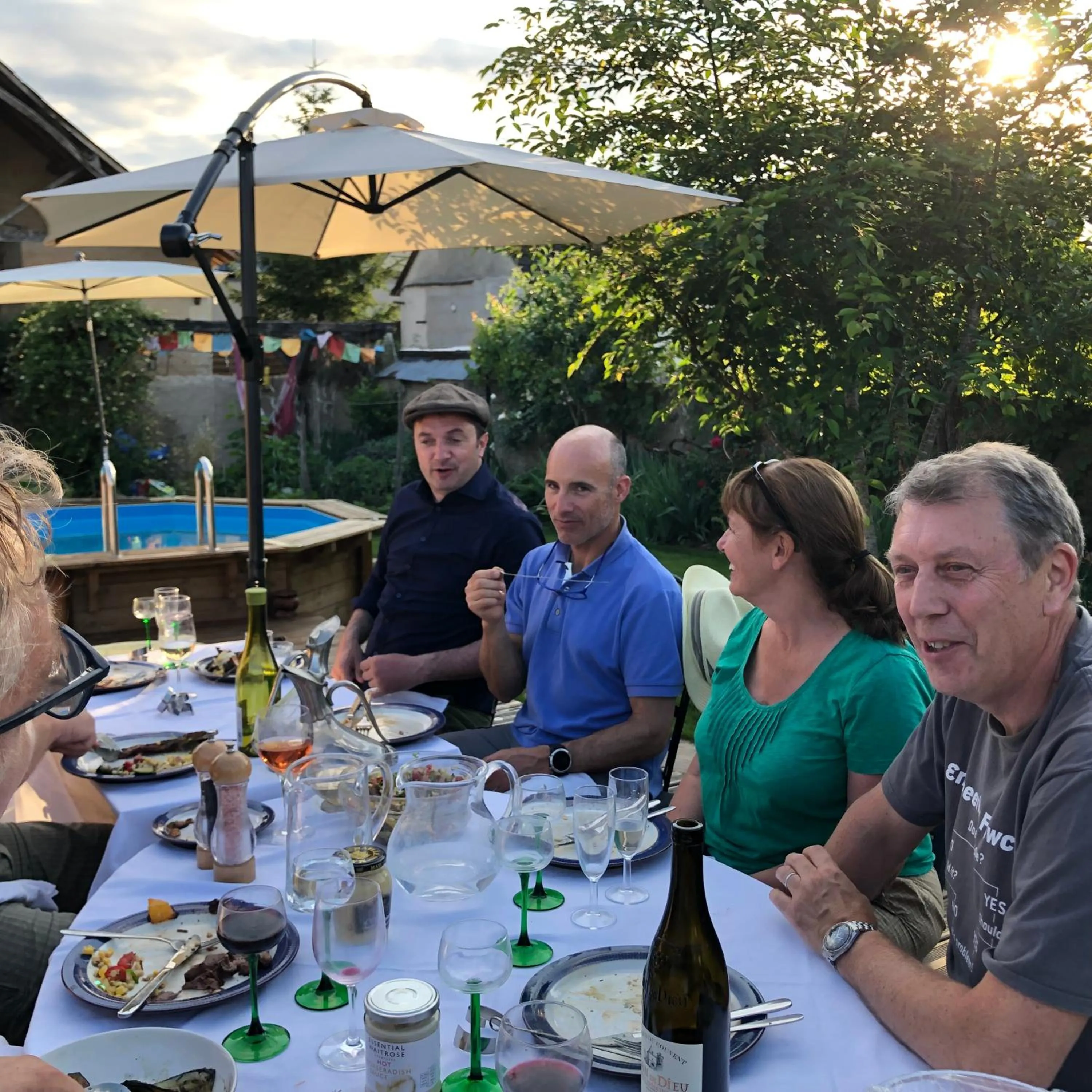 Restaurant/places to eat in Le Chaton Rouge