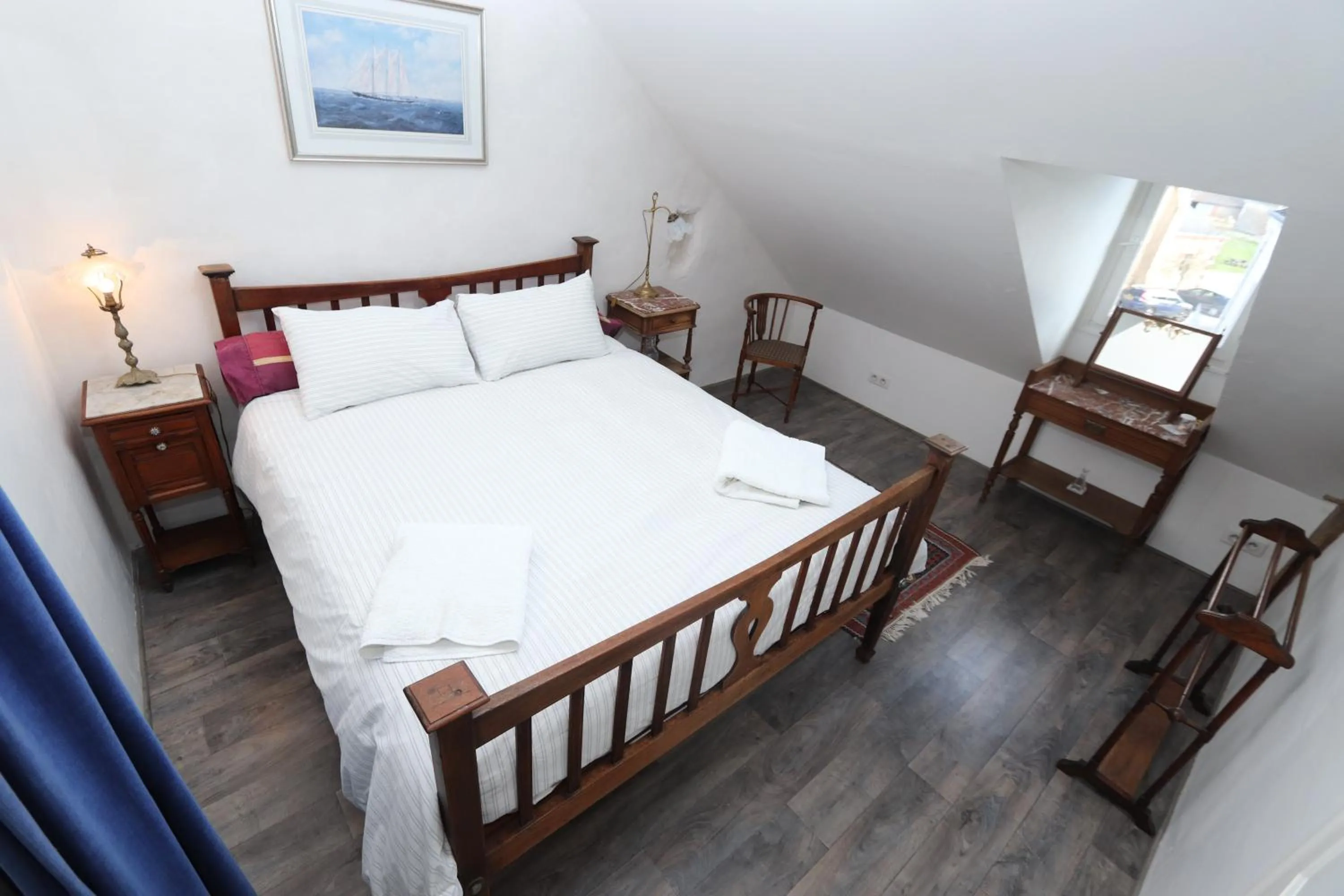 Bed in Le Chaton Rouge