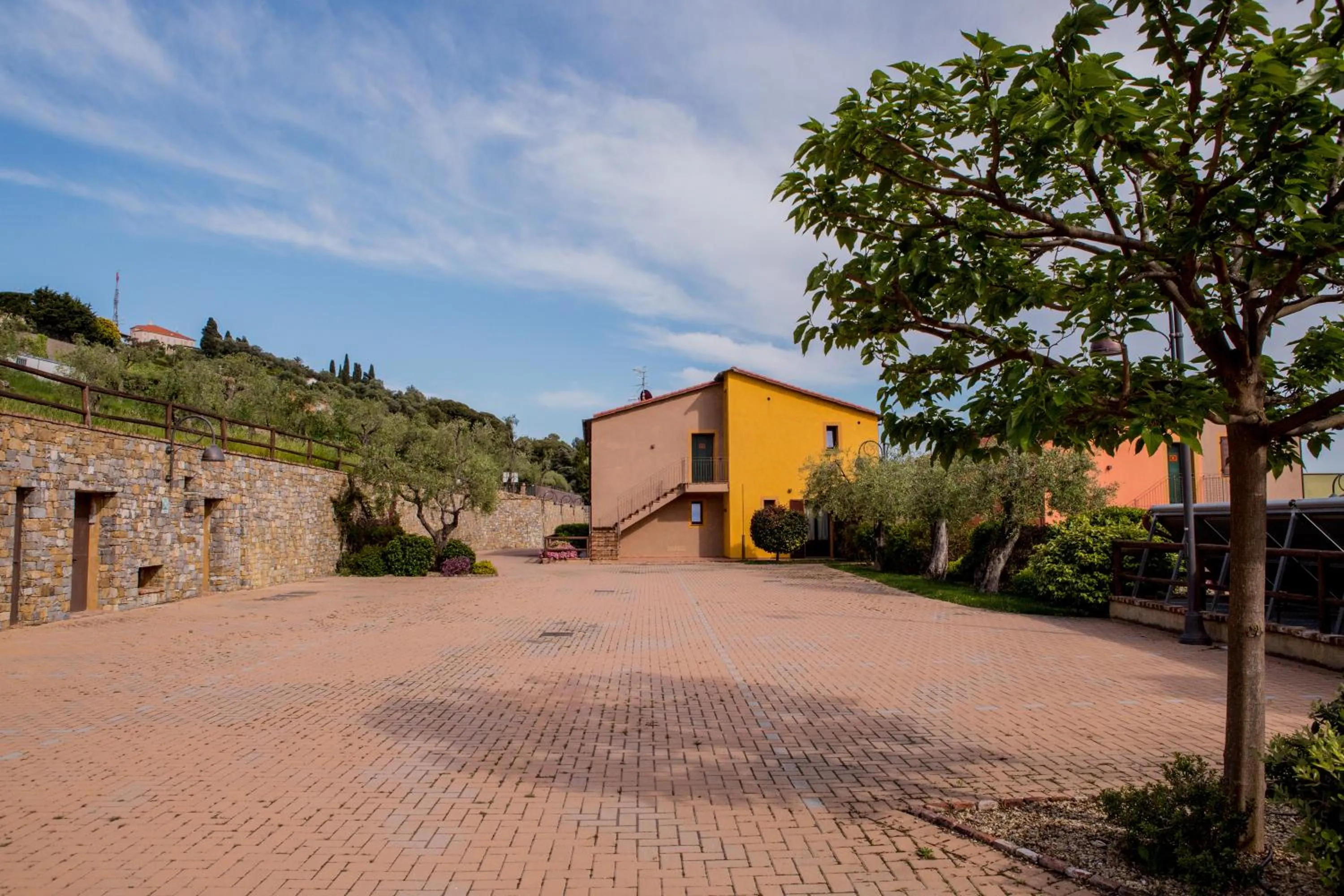 Parking in Leonardo Resort