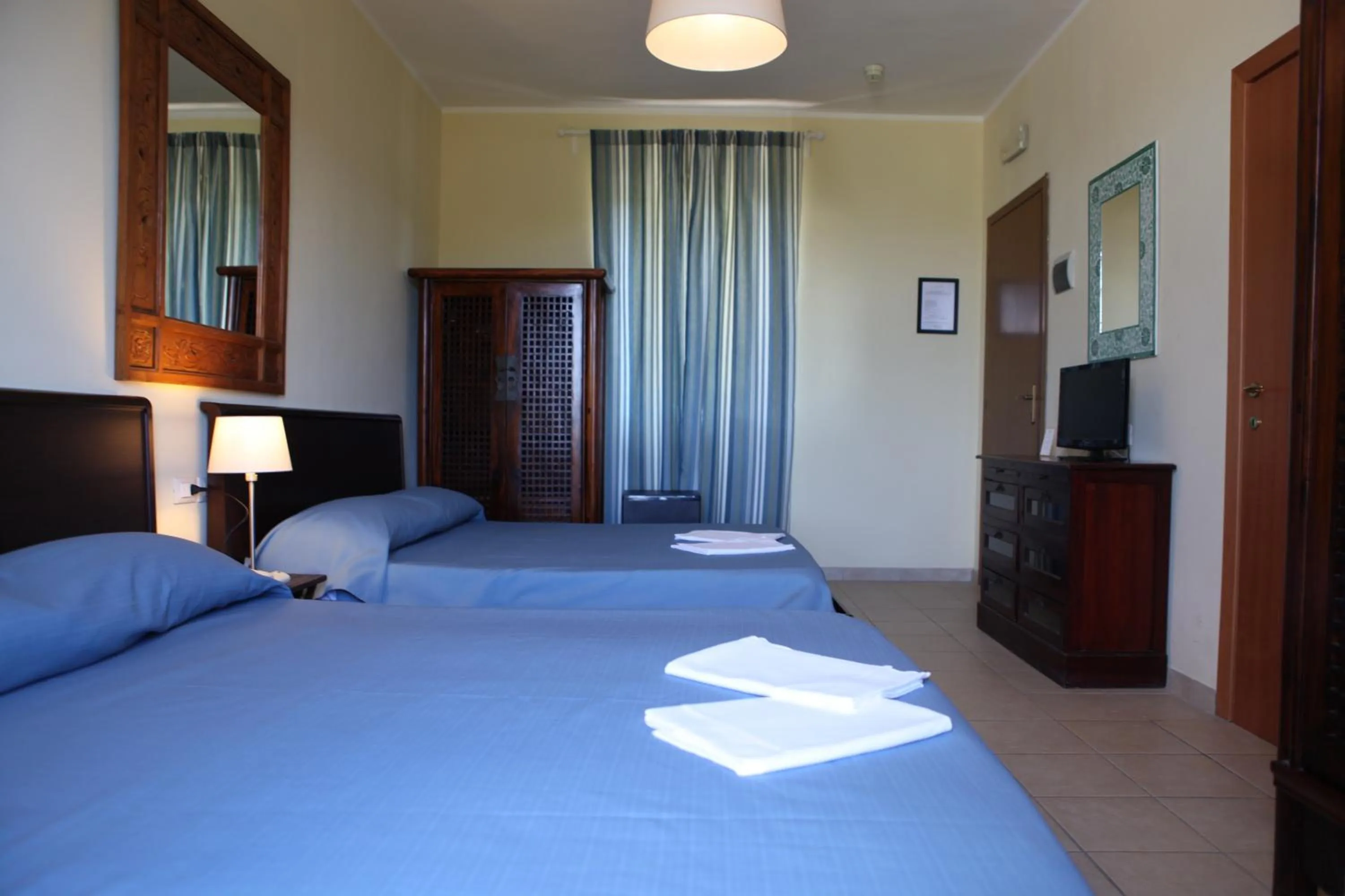 Photo of the whole room, Bed in Hotel Villa Giulia