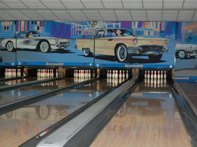 Bowling in Hotel Wolf 2