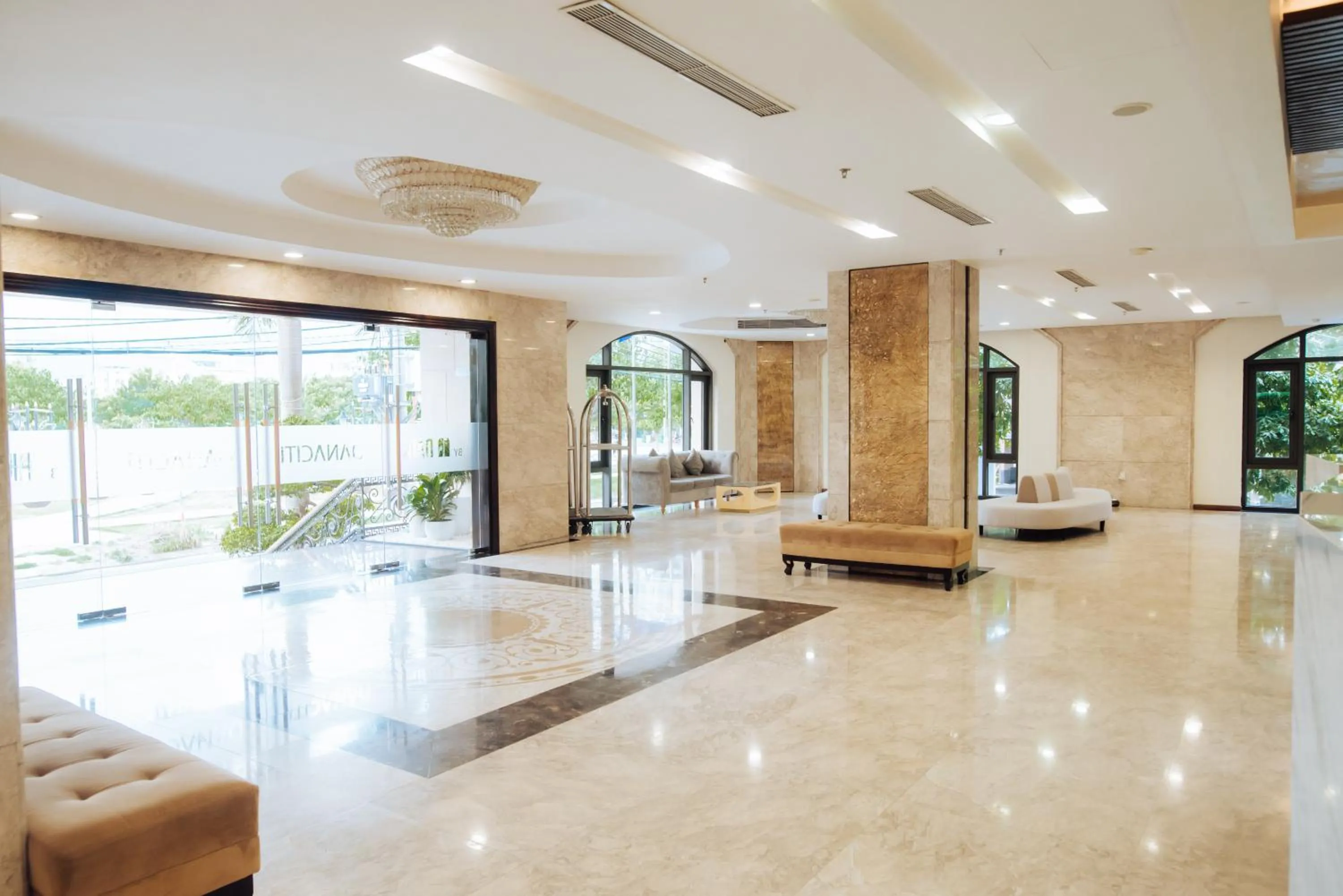 Seating area in Danaciti Hotel