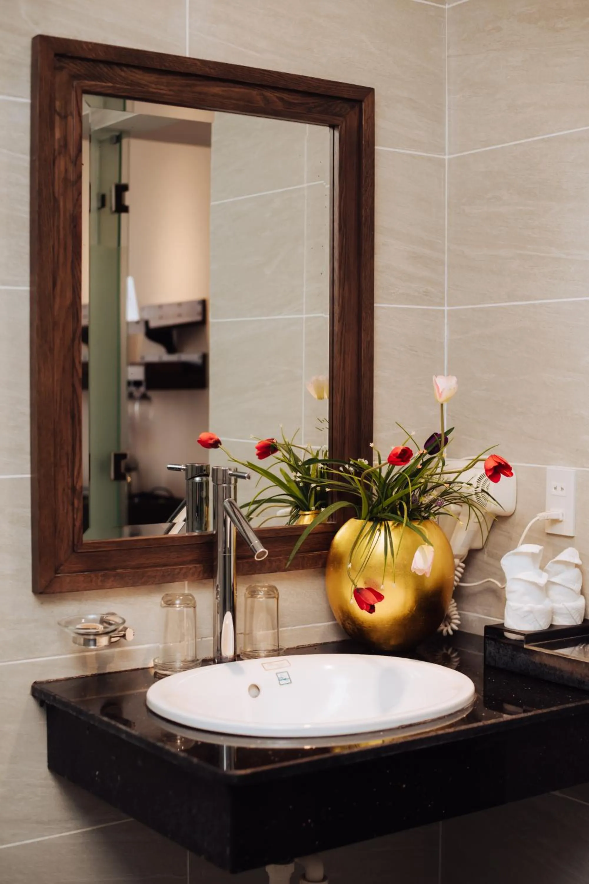 Bathroom in Danaciti Hotel