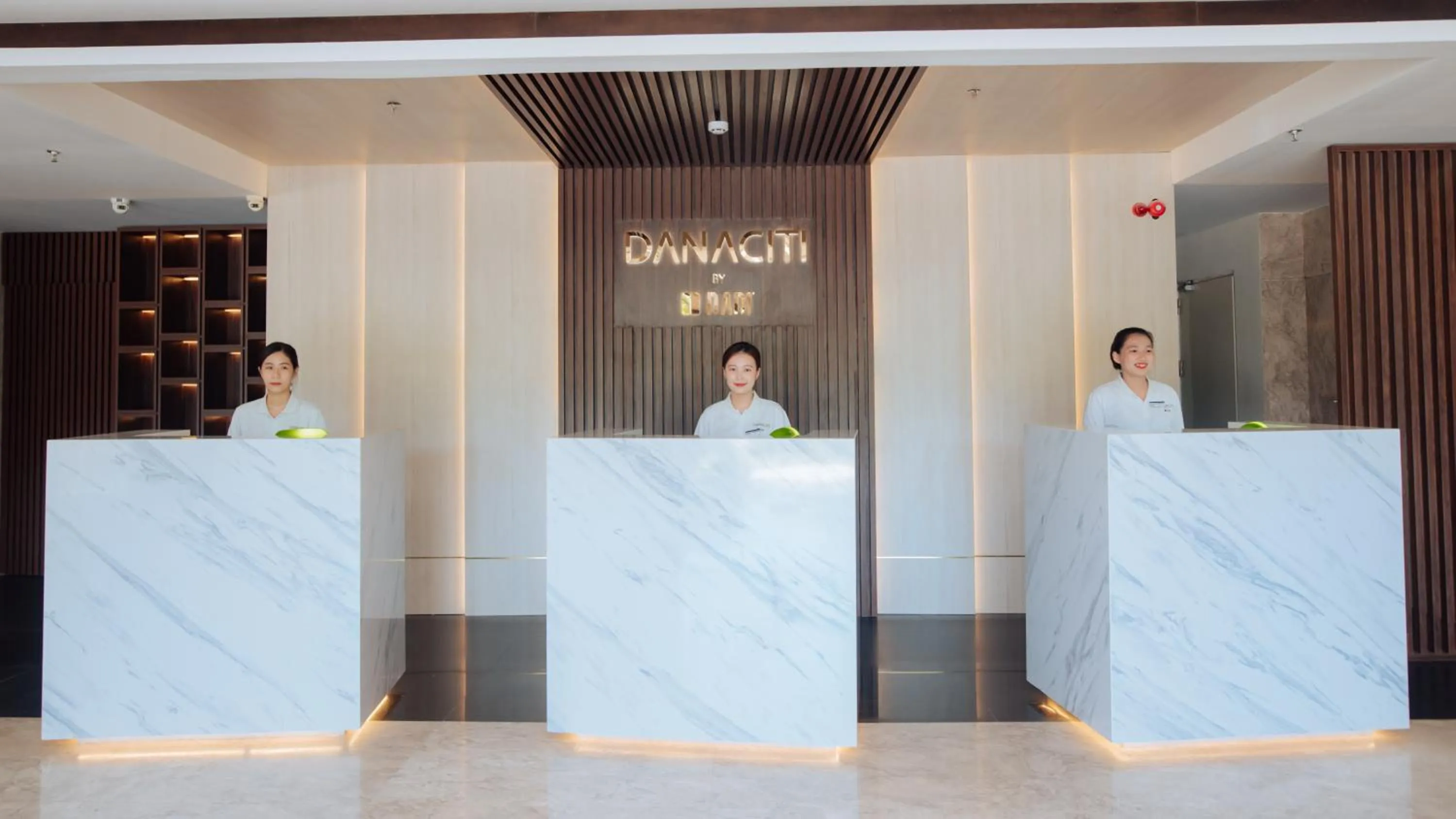 concierge in Danaciti Hotel