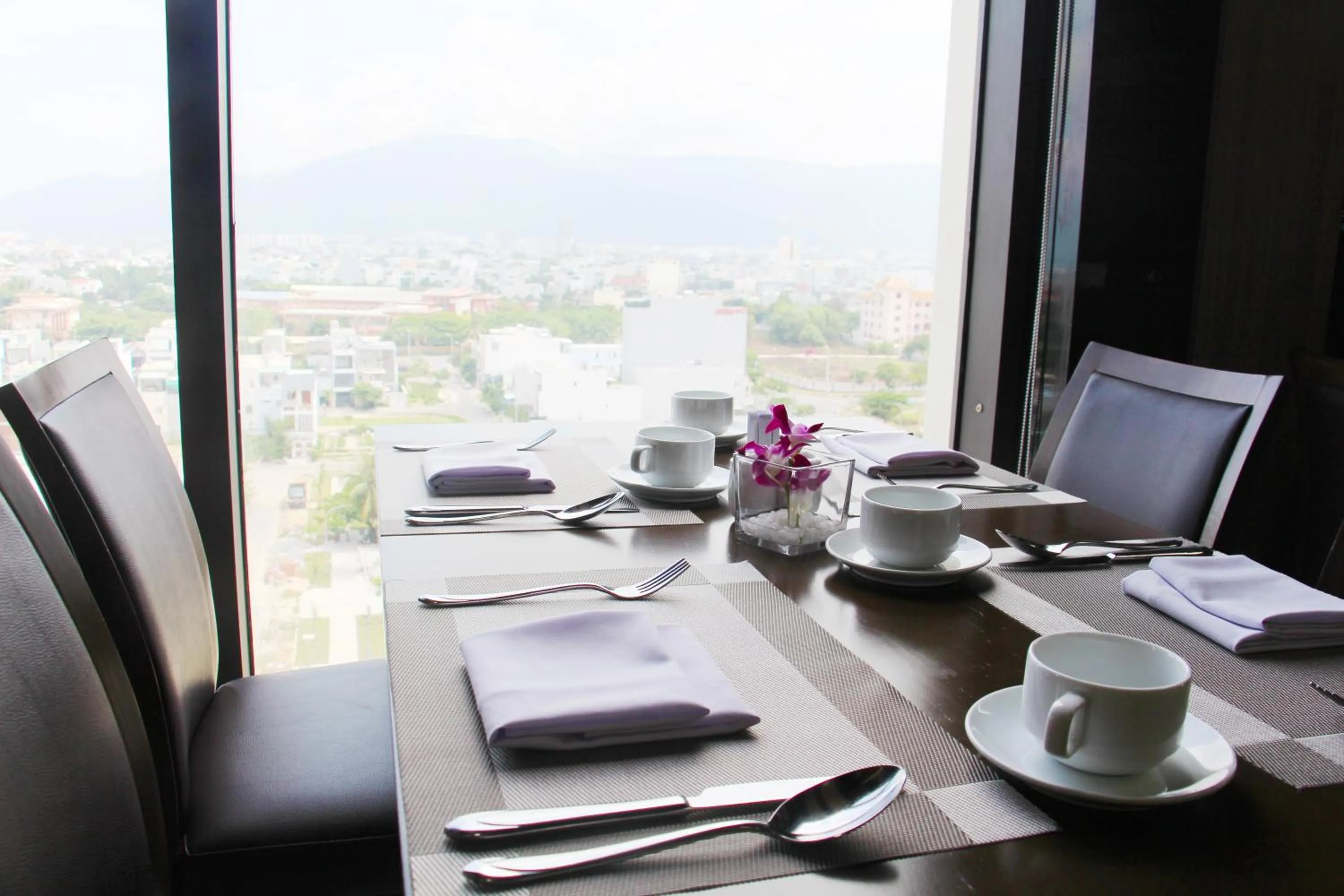Dining area in Danaciti Hotel