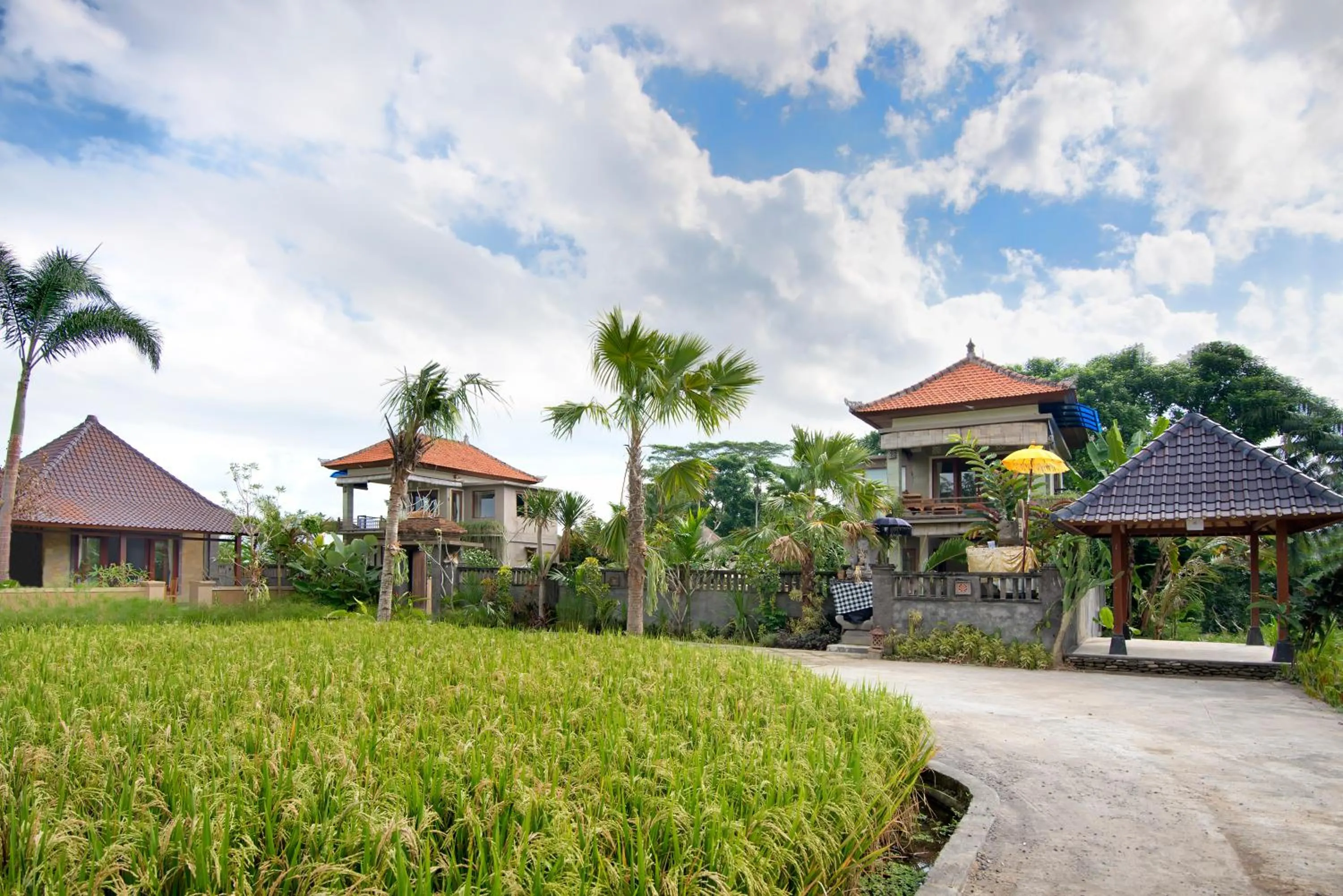 Property building in Santosha Villas & Spa