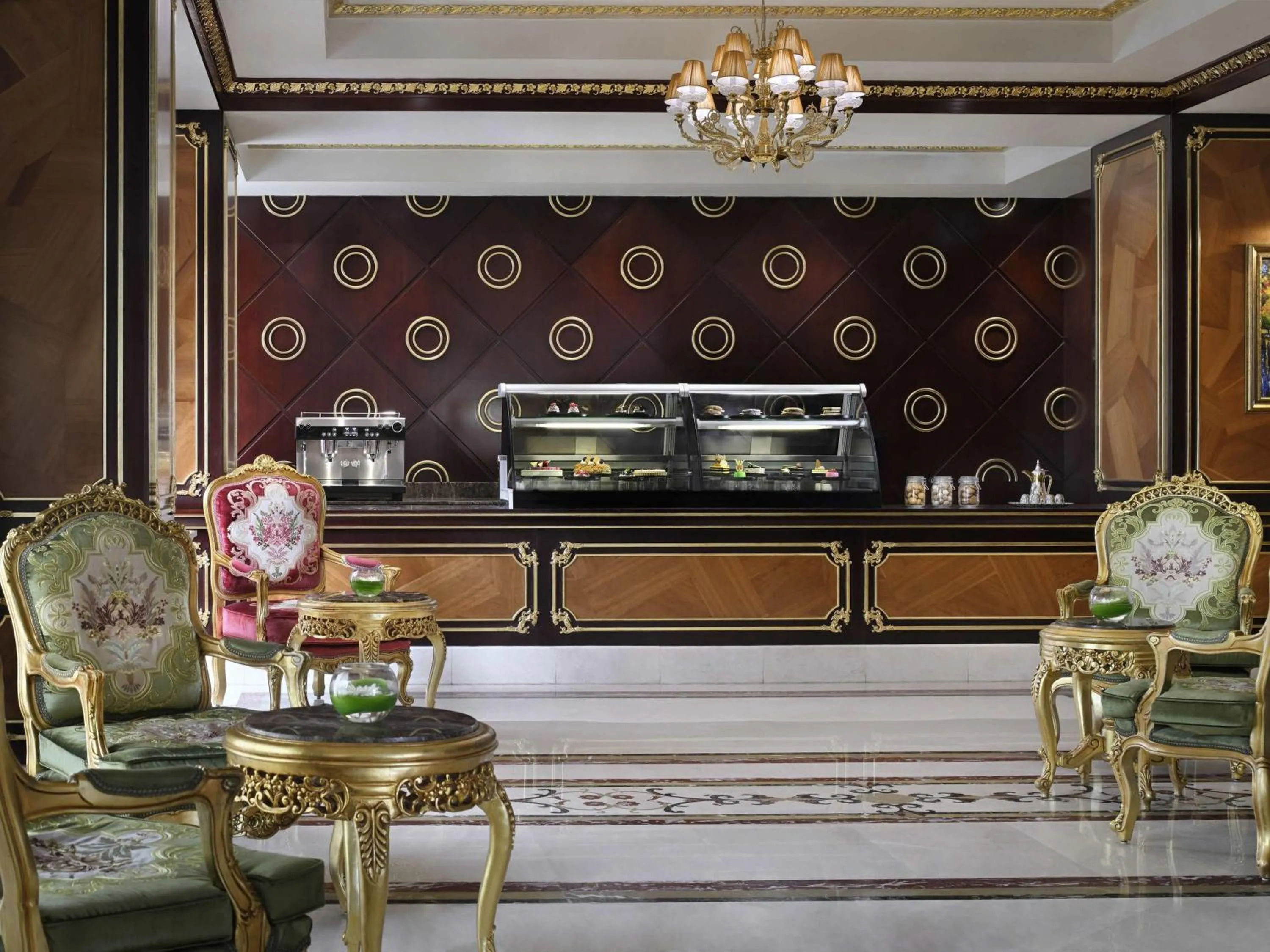 Restaurant/places to eat in Mövenpick Hotel City Star Jeddah