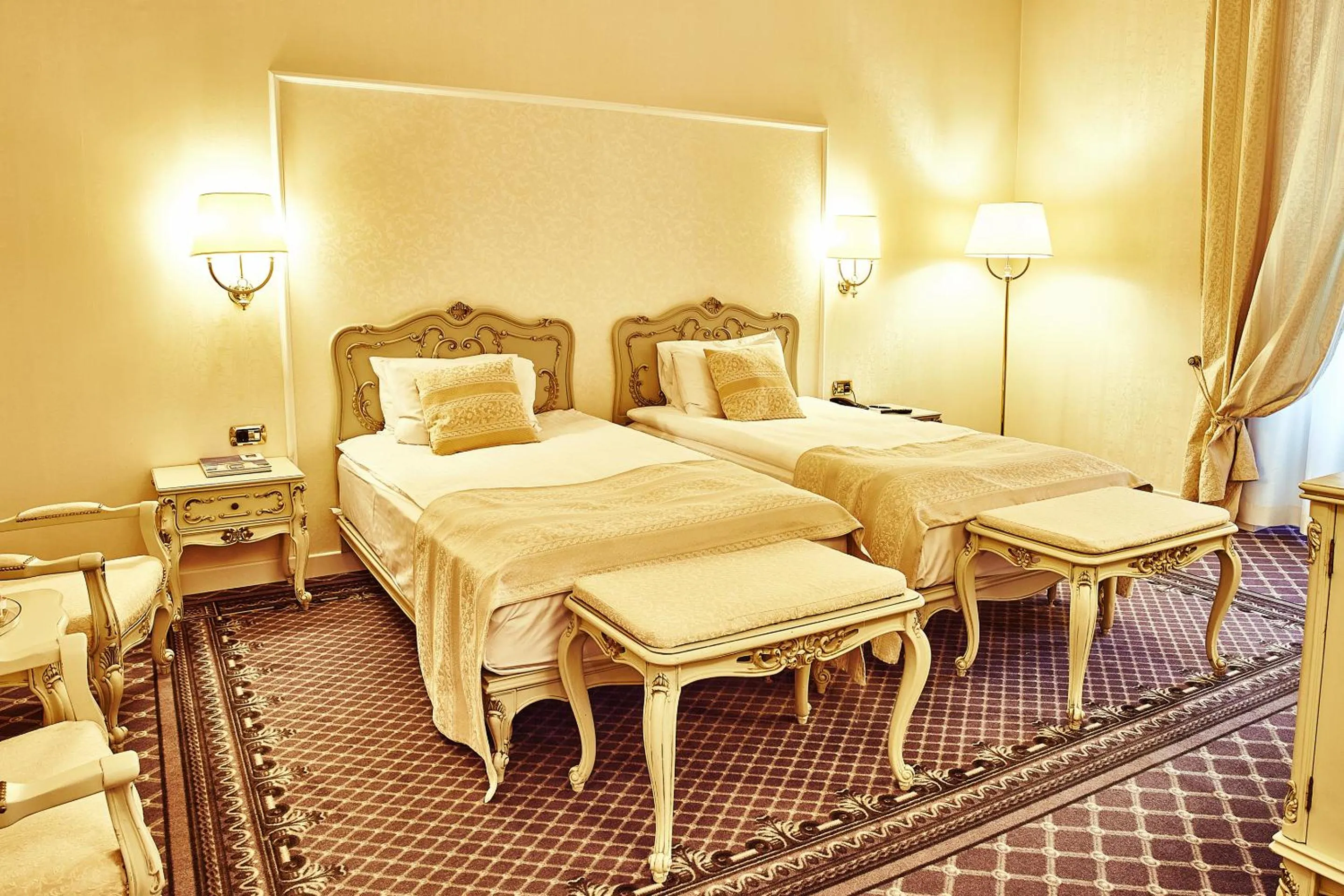 Bed in Grand Hotel Continental Bucuresti