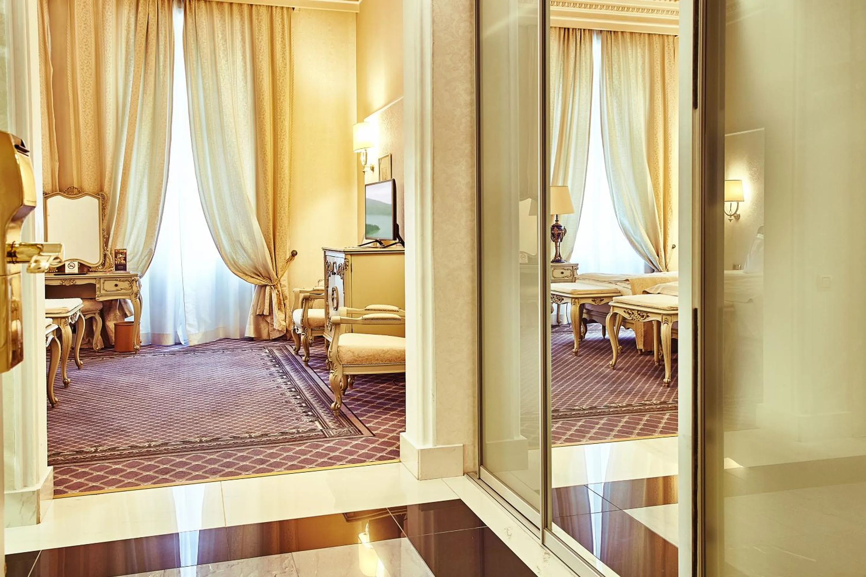 Photo of the whole room in Grand Hotel Continental Bucuresti