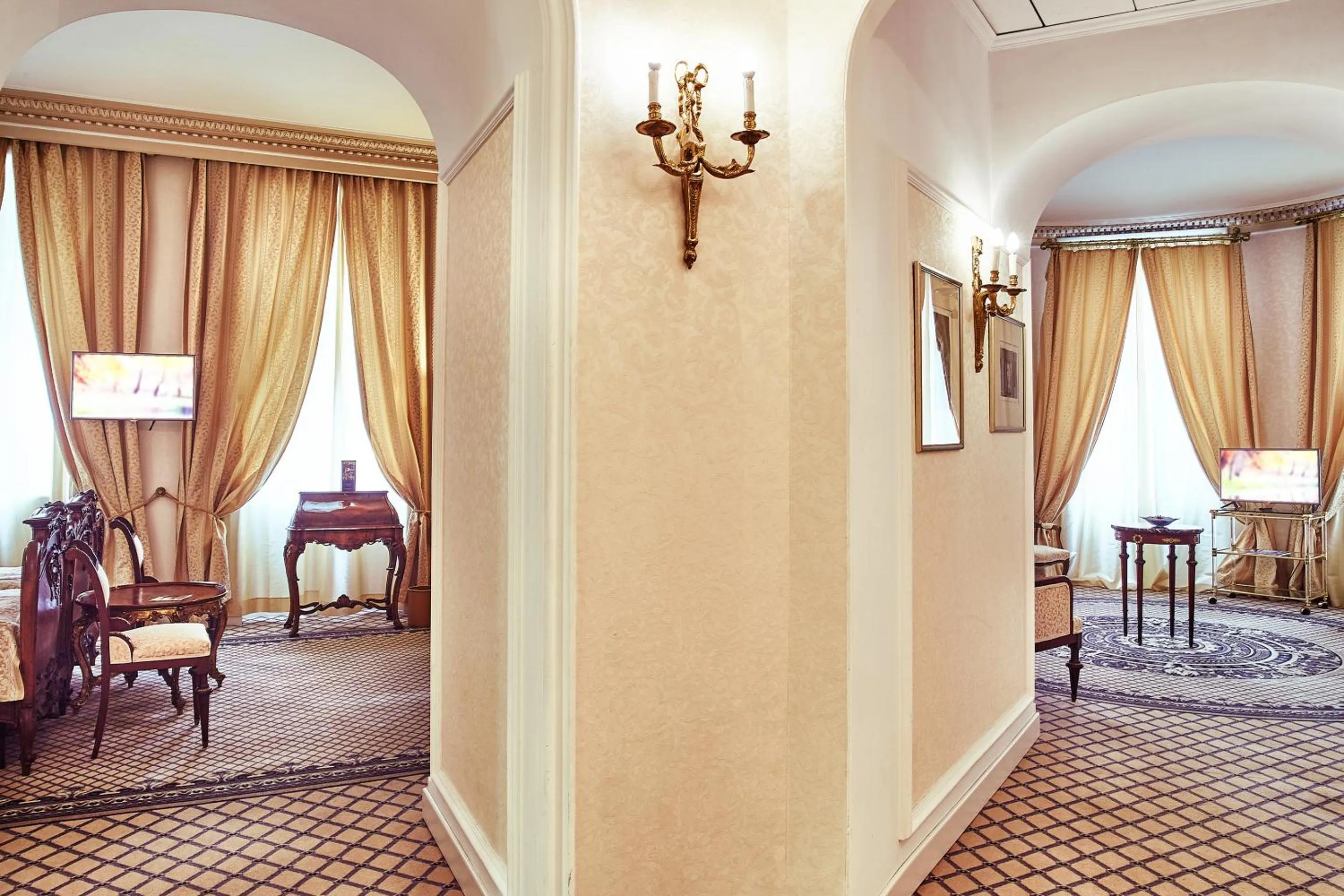 Living room in Grand Hotel Continental Bucuresti