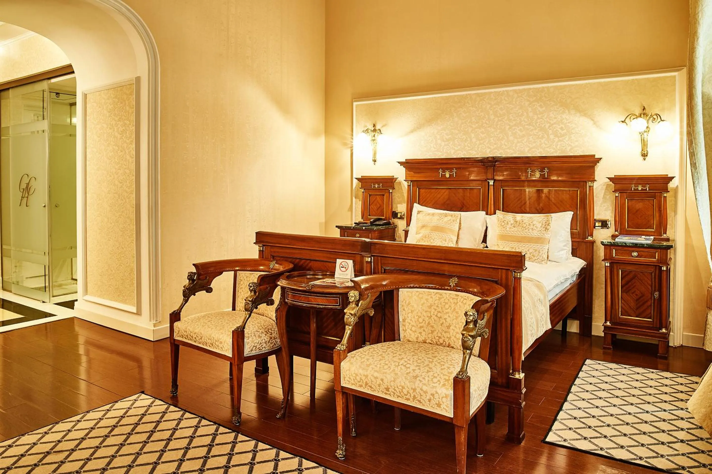 Photo of the whole room, Bed in Grand Hotel Continental Bucuresti