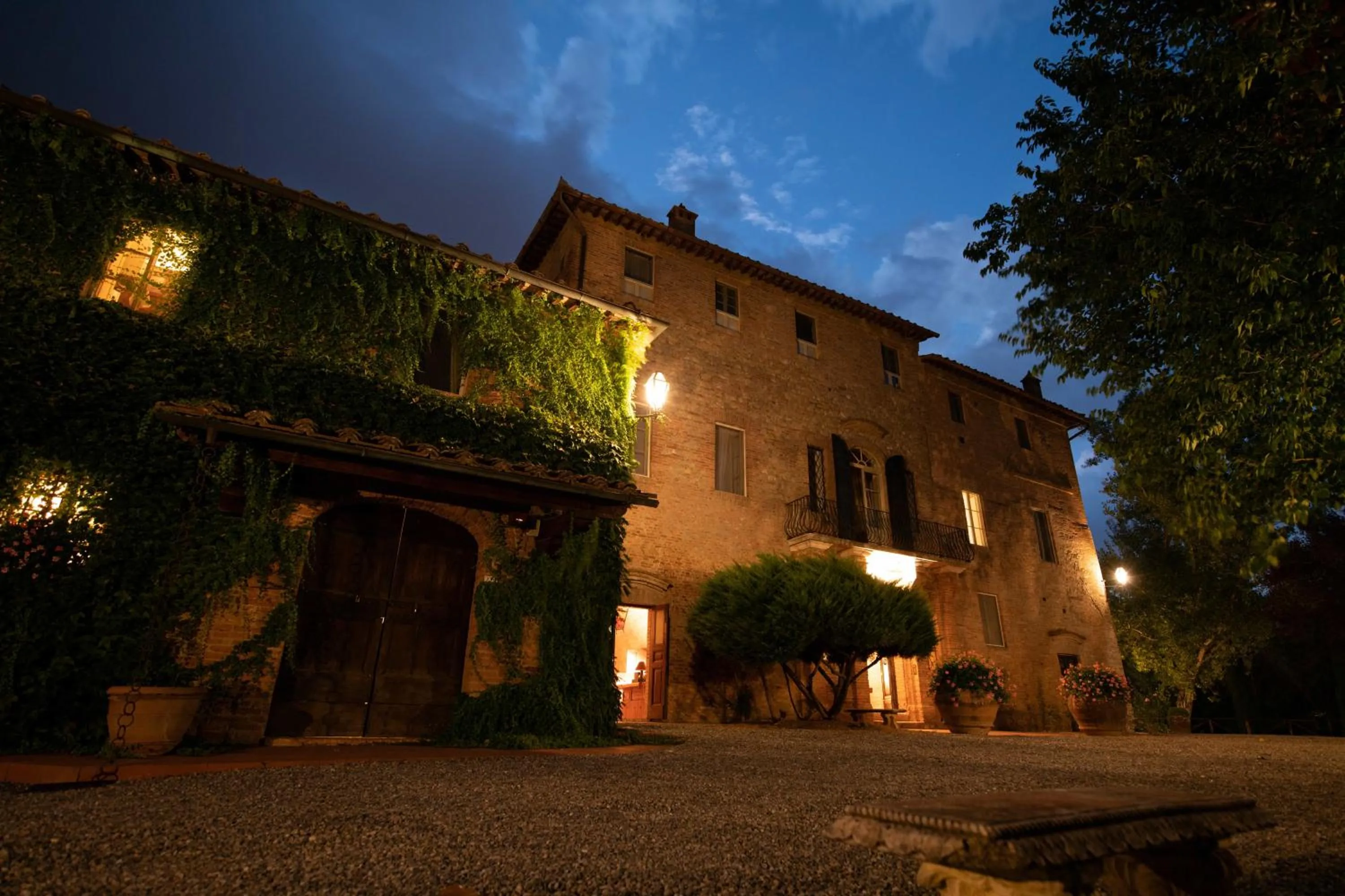 Property building in Borgo San Lorenzo a Linari