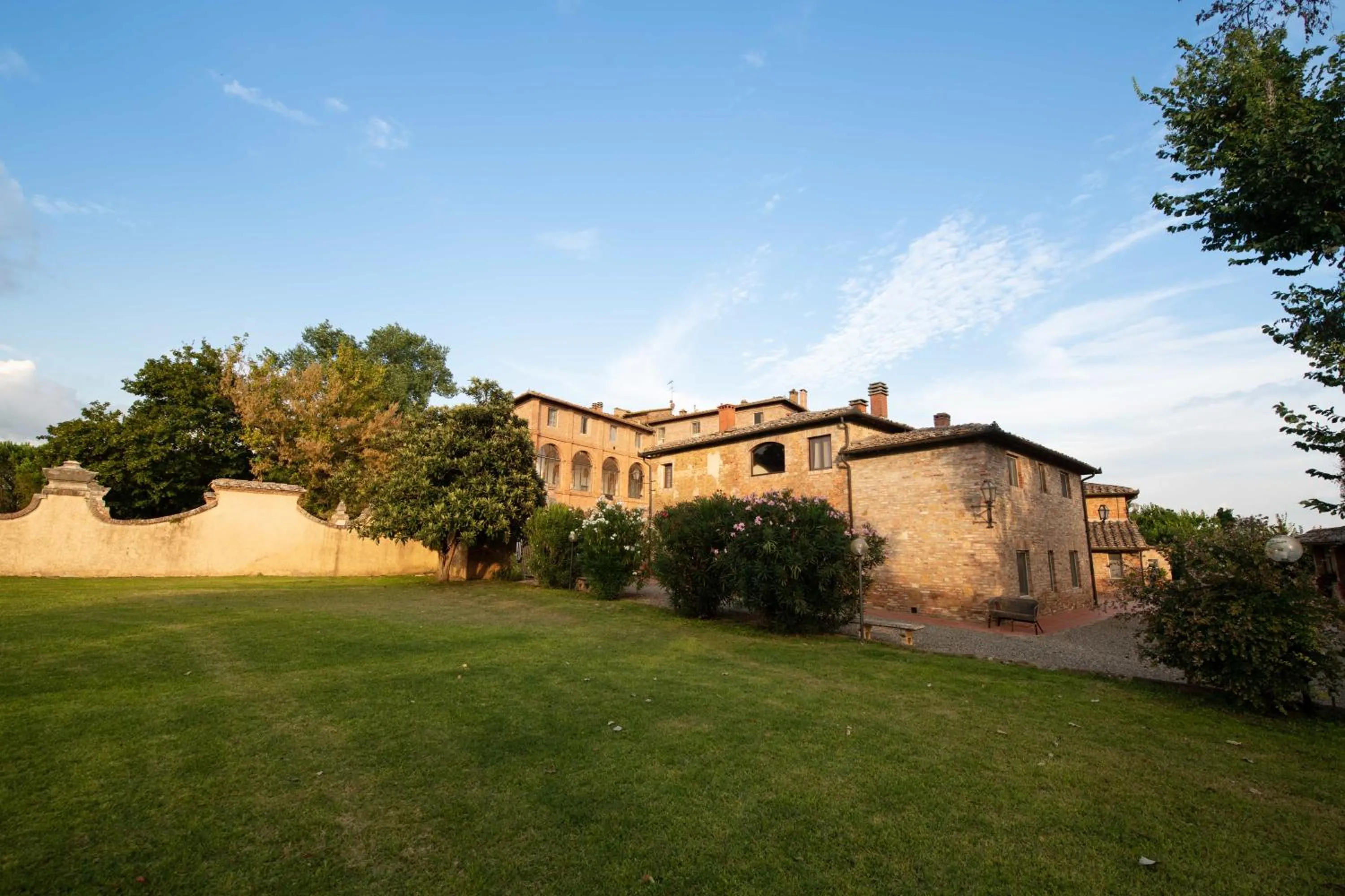 Property building in Borgo San Lorenzo a Linari