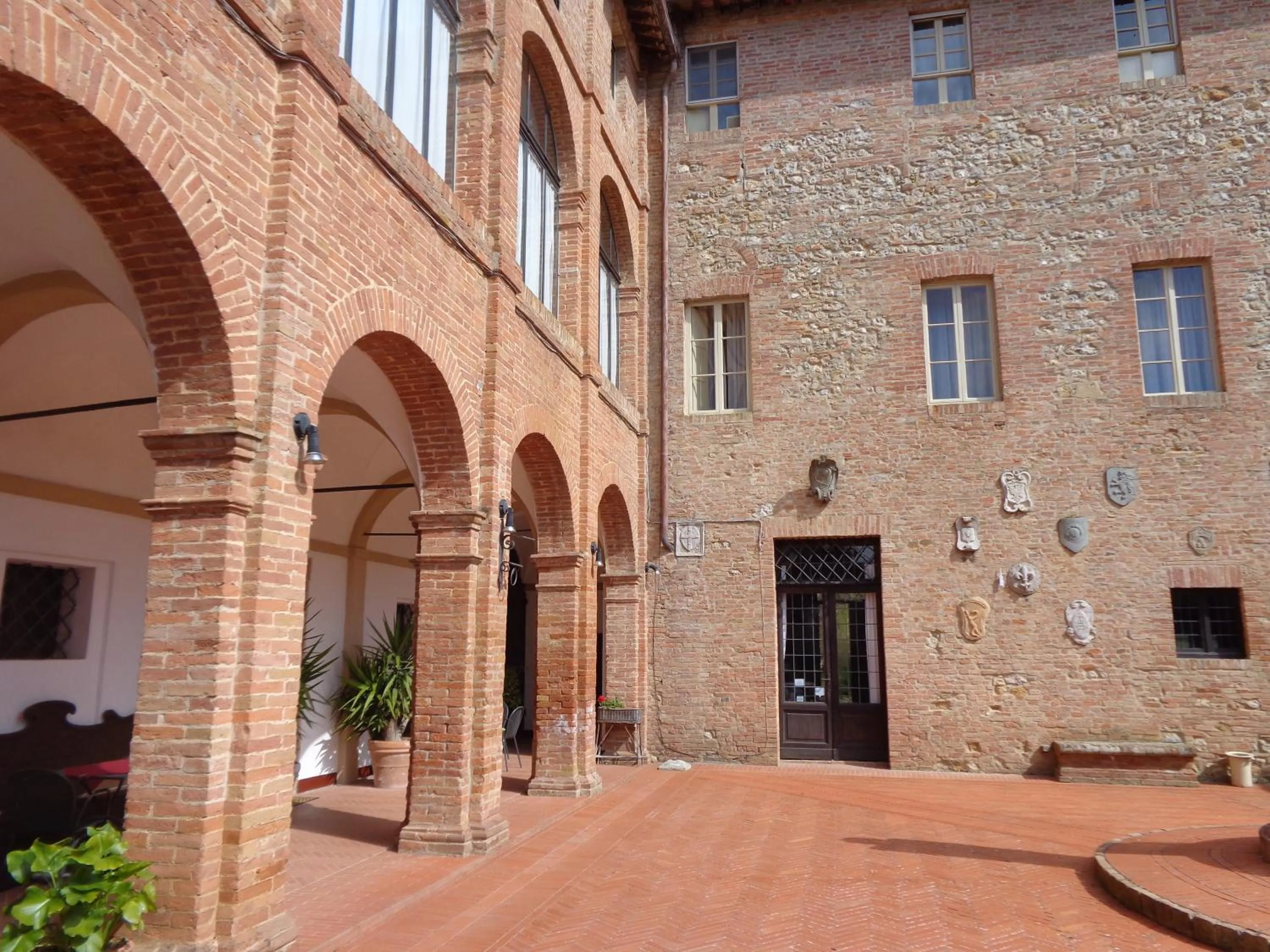 Property building in Borgo San Lorenzo a Linari