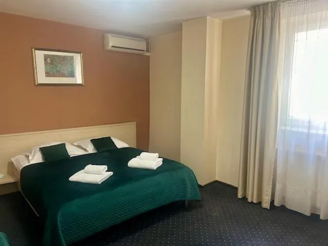 Bedroom, Bed in Hotel Pacific