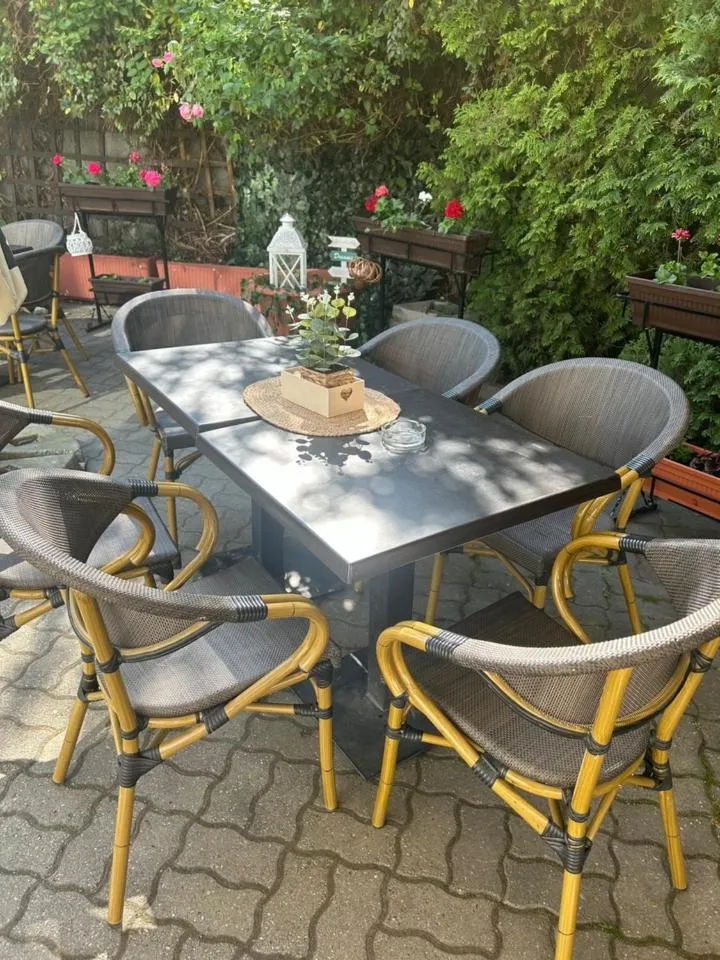 Patio in Hotel Pacific