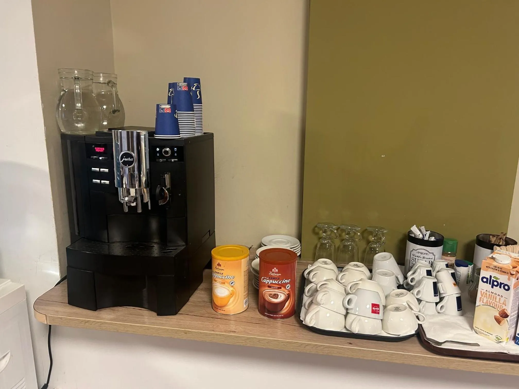 Breakfast in Hotel Pacific