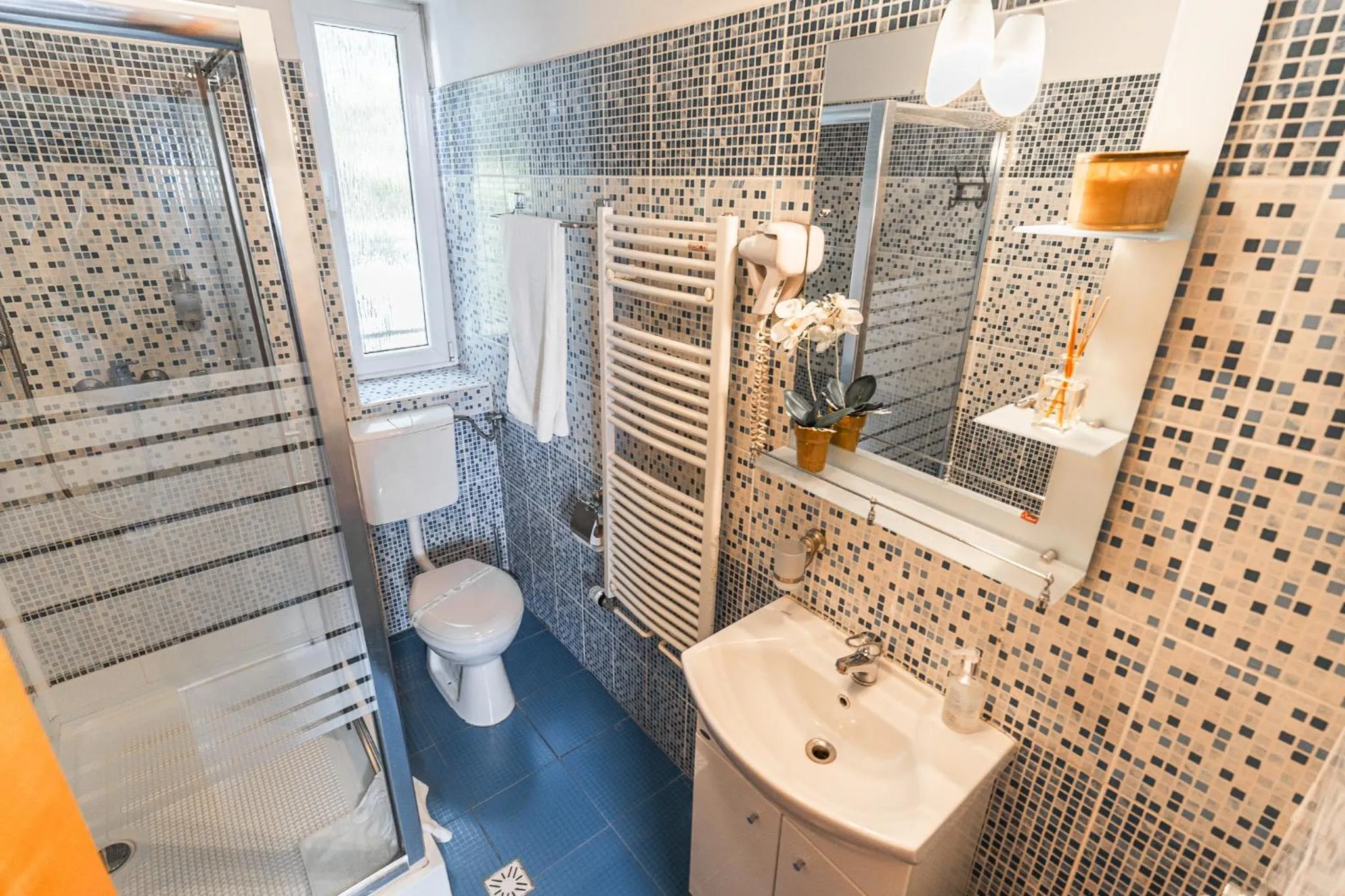 Bathroom in Hotel Pacific